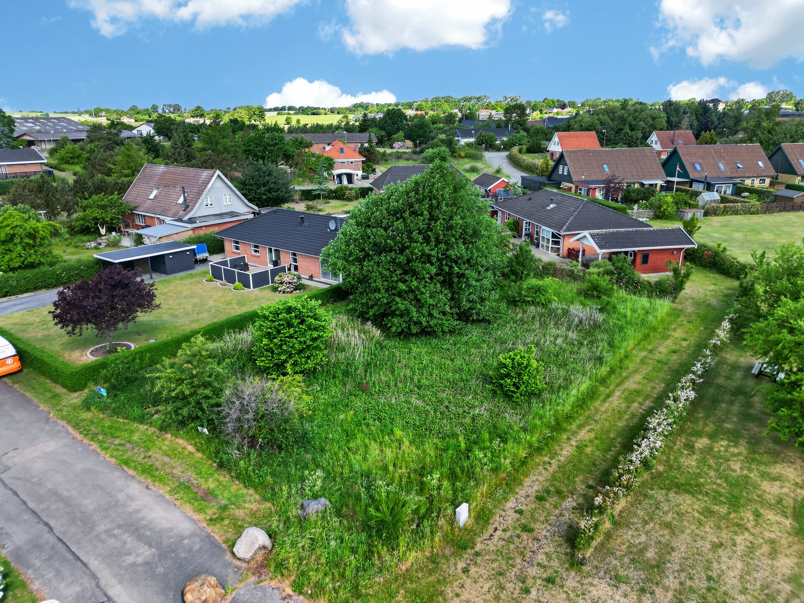 Fremhævet luftfoto billede i fuldskærmstilstand. Billede af Ericalyngen 8, 4573 Højby