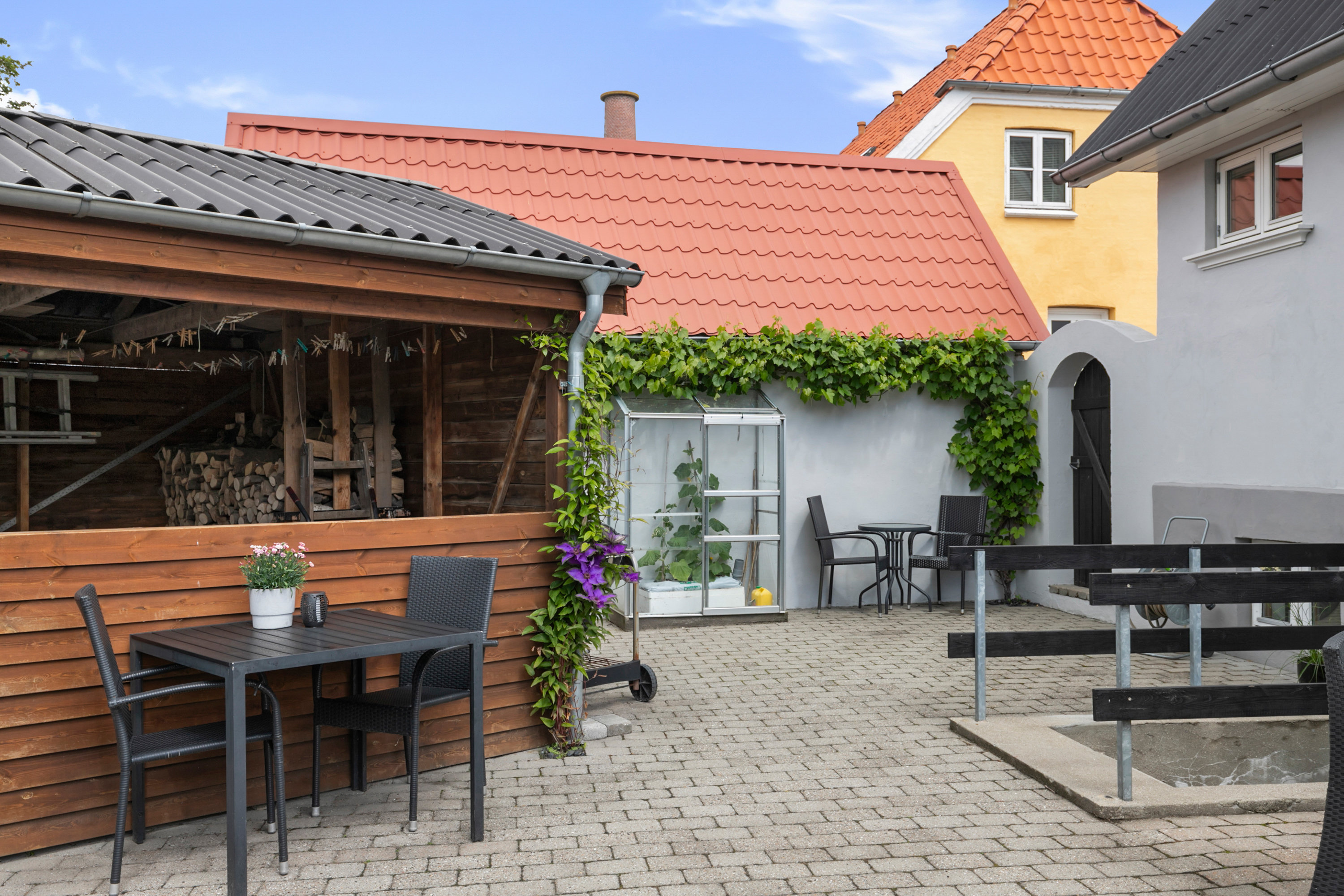 Fremhævet terrasse billede i fuldskærmstilstand. Billede af Algade 12, Vegger, 9240 Nibe