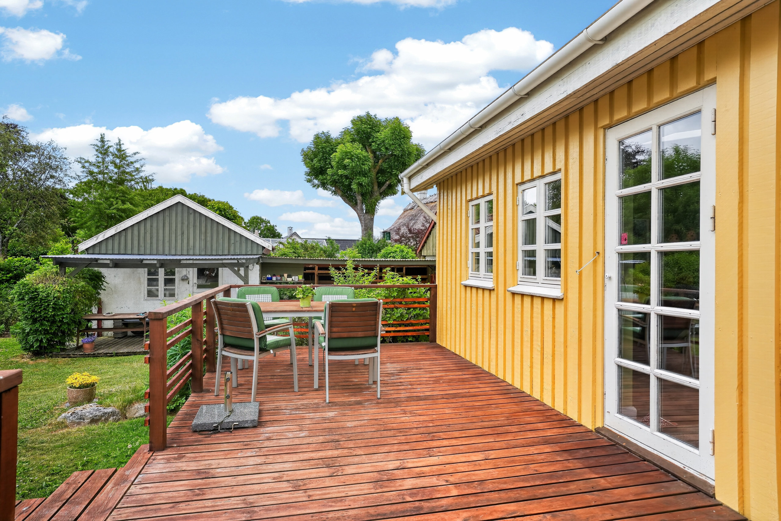 Fremhævet terrasse billede i fuldskærmstilstand. Billede af Asmindrupvej 88, 4390 Vipperød