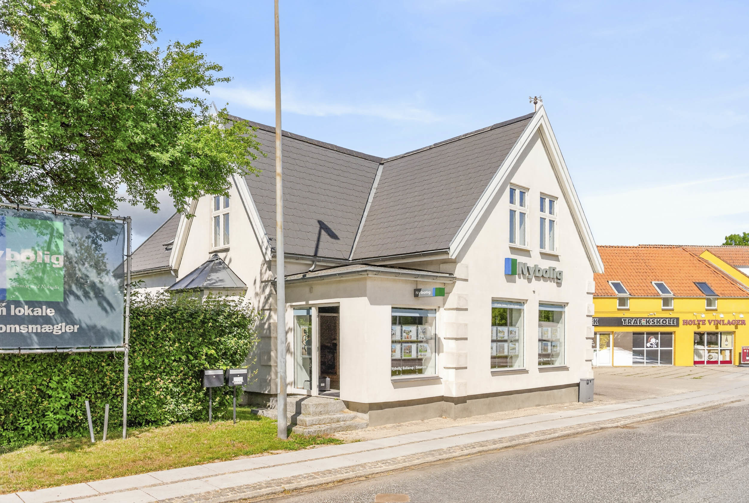 Fremhævet andet billede i fuldskærmstilstand. Billede af Hold-An Vej 12, 2750 Ballerup
