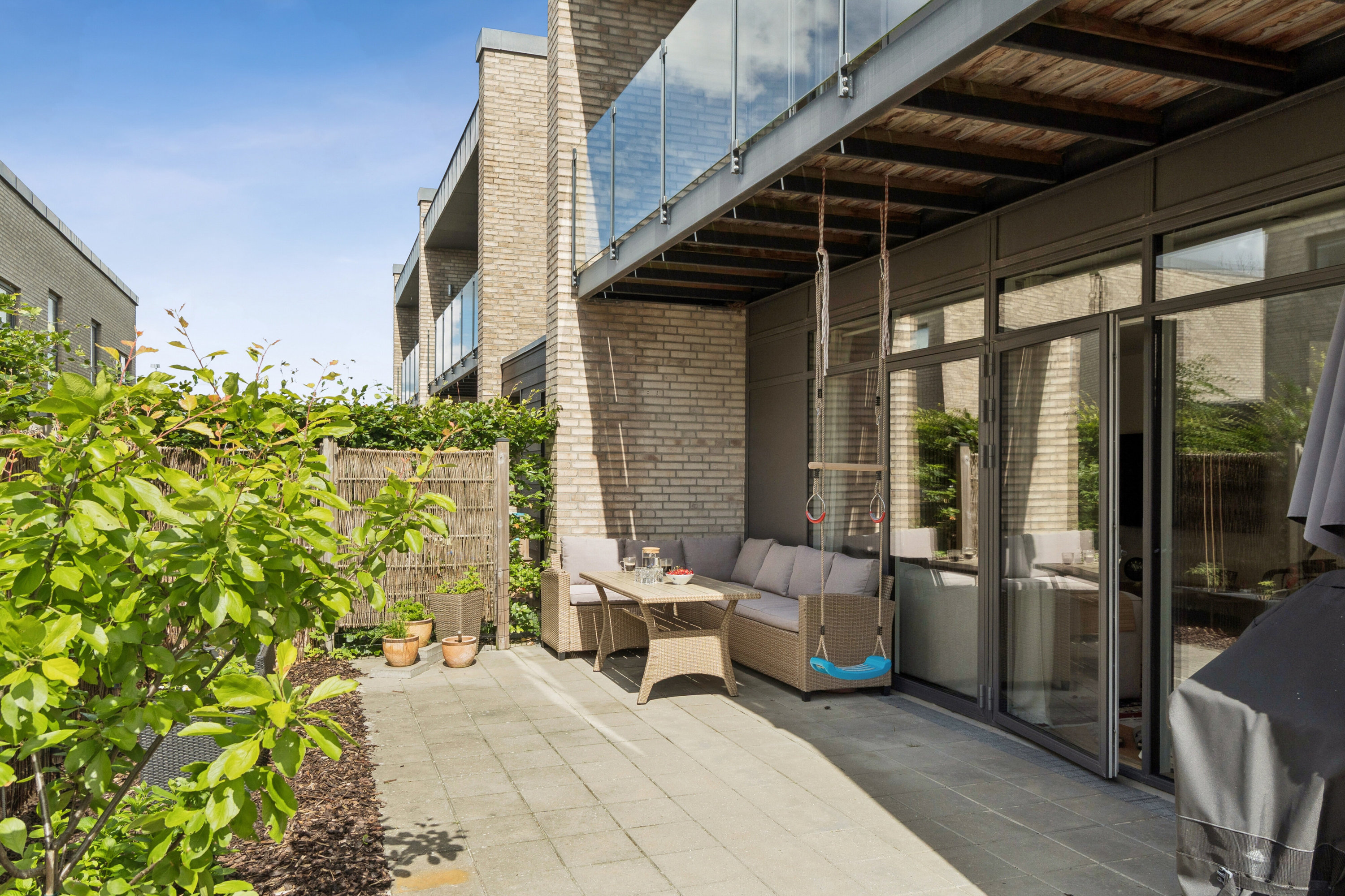 Fremhævet terrasse billede i fuldskærmstilstand. Billede af Damgårdstoften 29, 8320 Mårslet