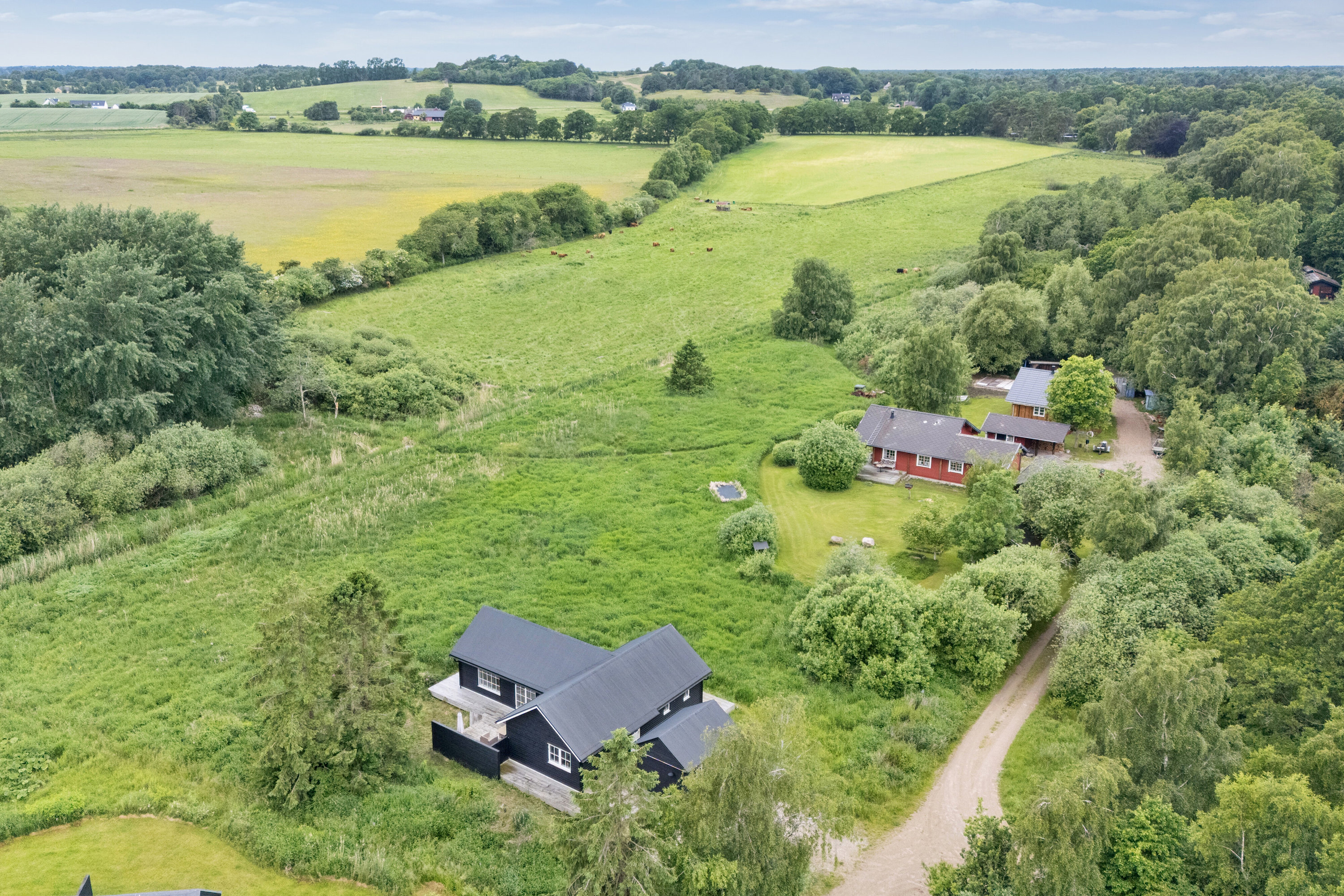 Fremhævet luftfoto billede i fuldskærmstilstand. Billede af Engpibervej 12, Sandet, 3300 Frederiksværk