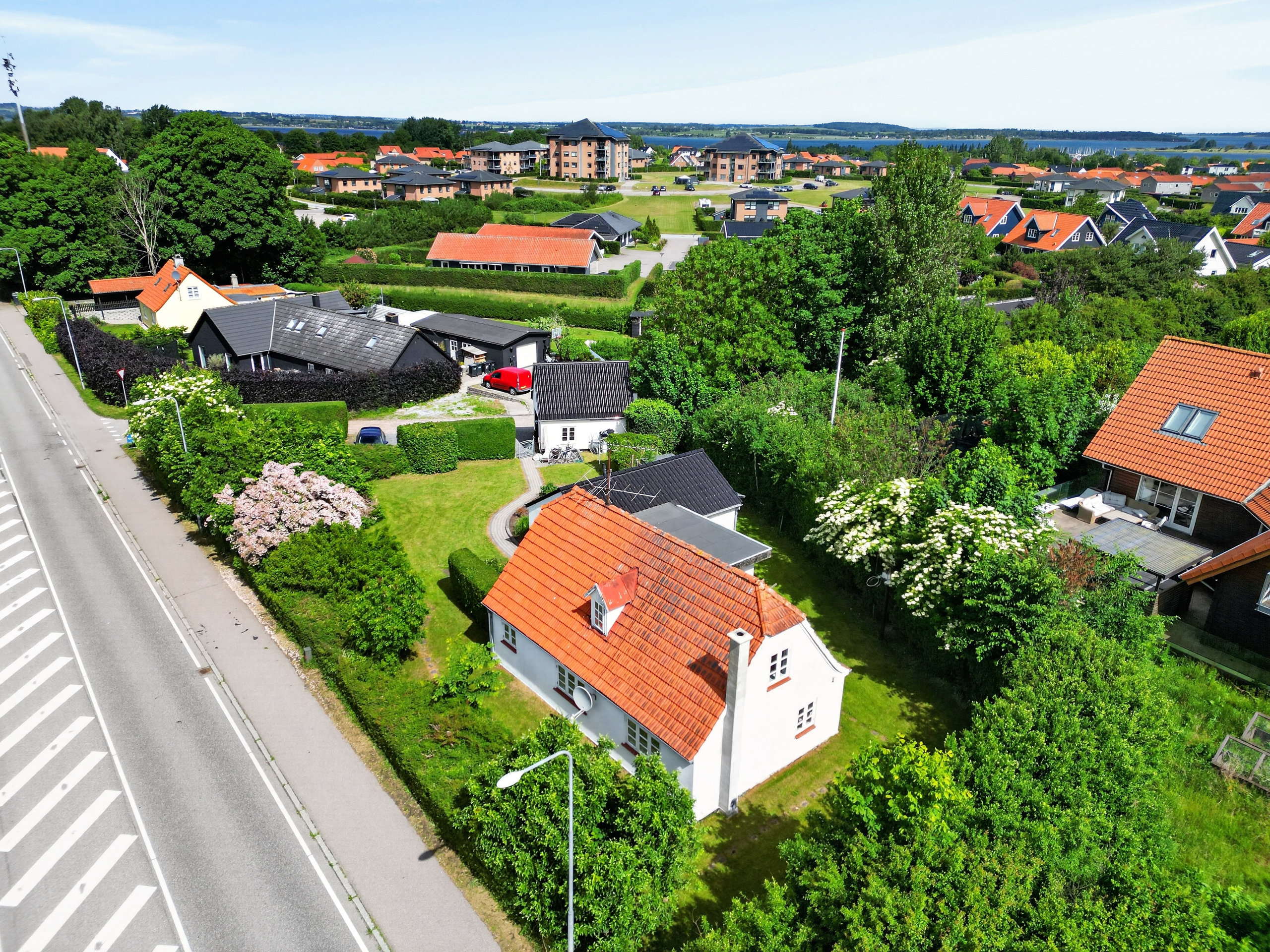 Fremhævet luftfoto billede i fuldskærmstilstand. Billede af Munkholmvej 215, 4300 Holbæk