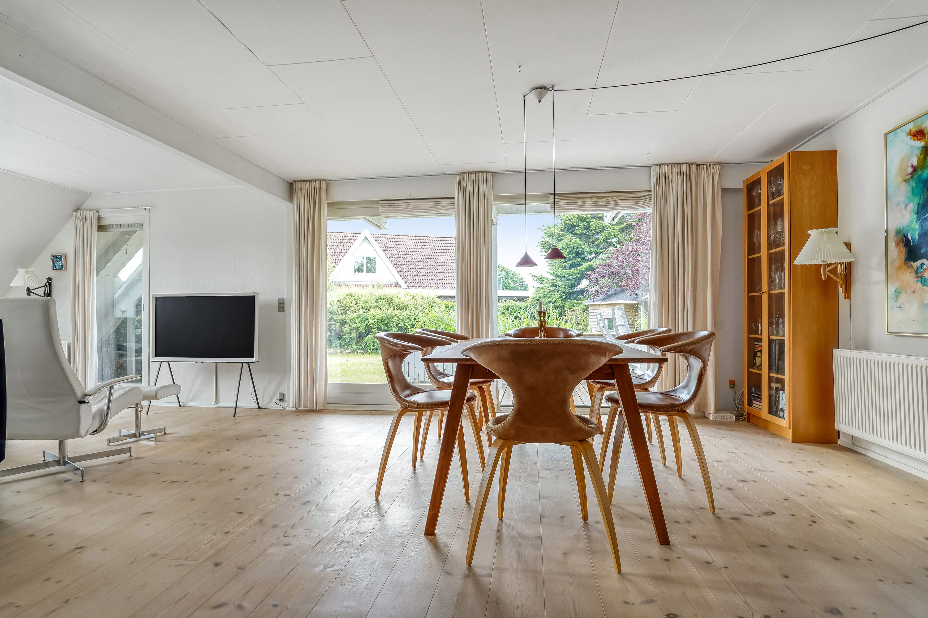 Fremhævet villa med mange indretningsmuligheder  billede i fuldskærmstilstand. Billede af Carl Nielsens Vej 6, Strib, 5500 Middelfart