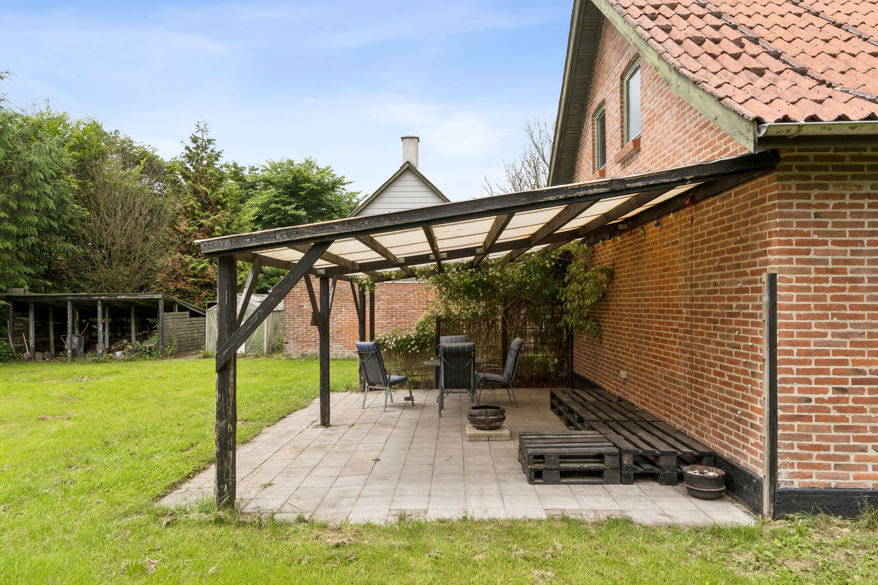 Fremhævet terrasse billede i fuldskærmstilstand. Billede af Harringhedevej 1, Harring, 7752 Snedsted