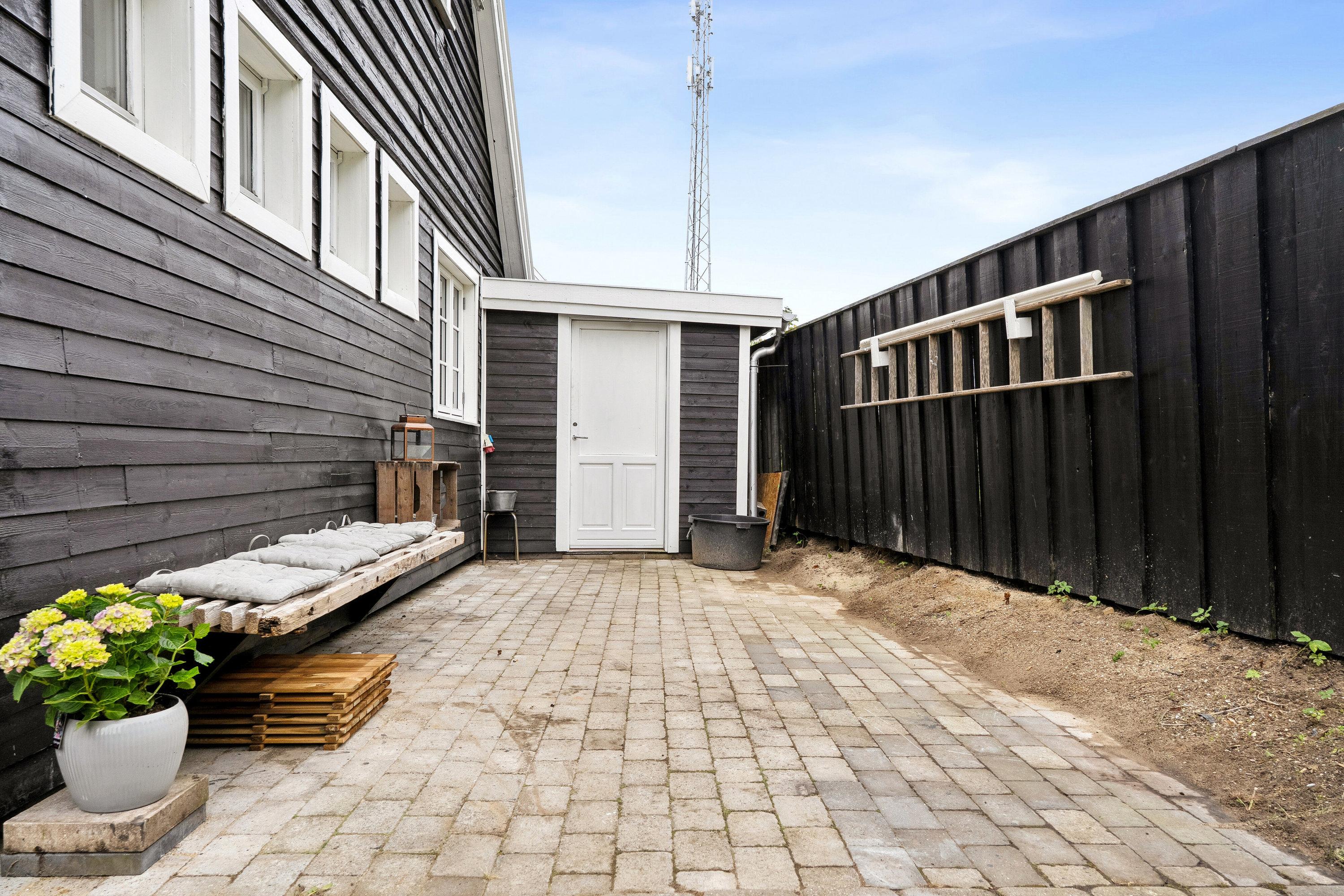 Fremhævet terrasse billede i fuldskærmstilstand. Billede af Poppel Alle 1B, 3120 Dronningmølle