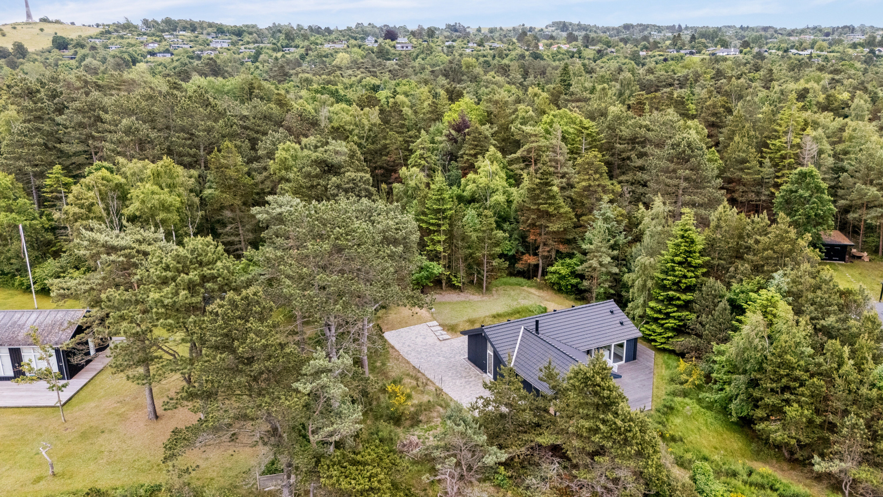 Fremhævet luftfoto billede i fuldskærmstilstand. Billede af Skovskellet 28, Skamlebæk, 4540 Fårevejle