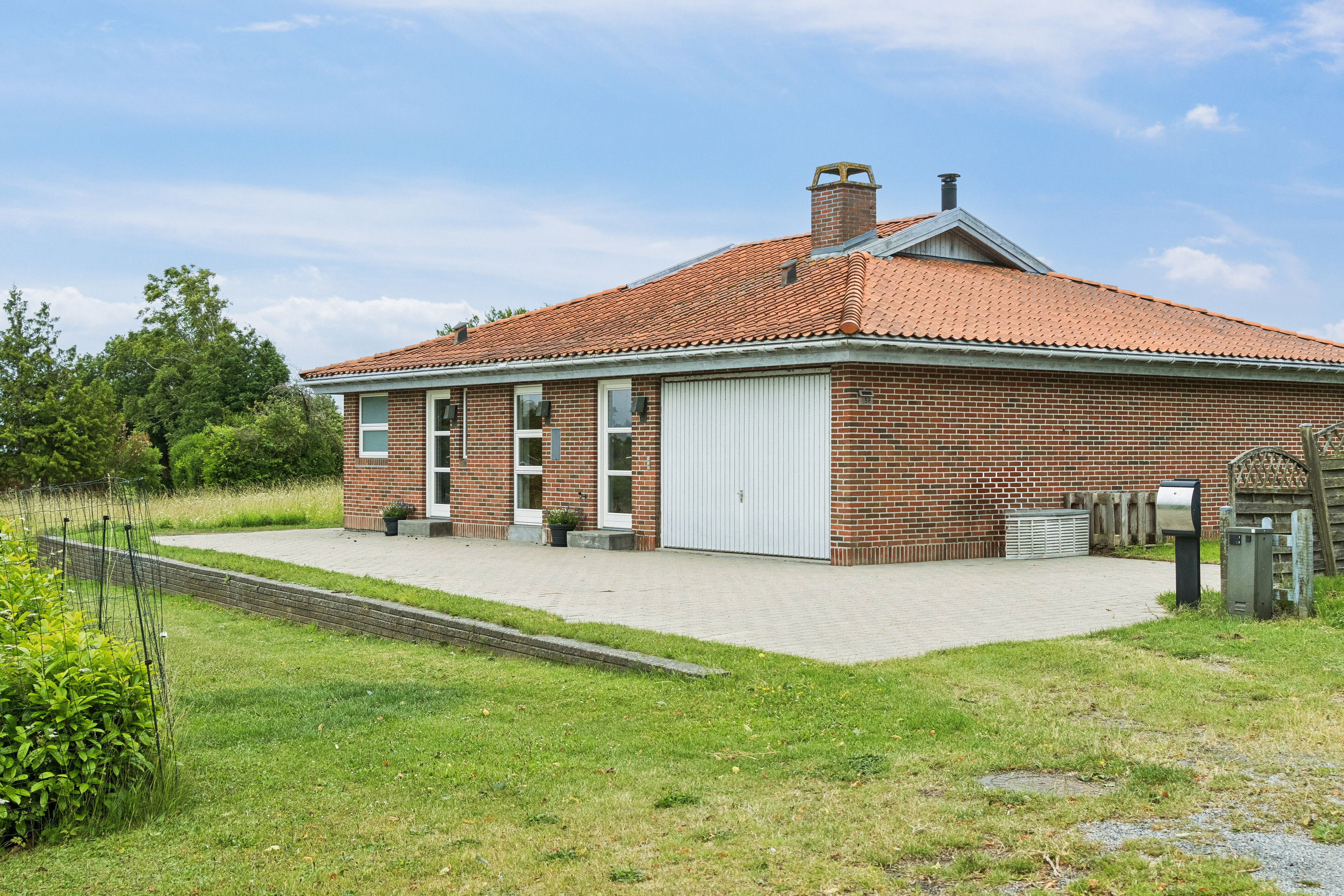Fremhævet set fra haven billede i fuldskærmstilstand. Billede af Reedtzholmvej 158, Enø, 4736 Karrebæksminde