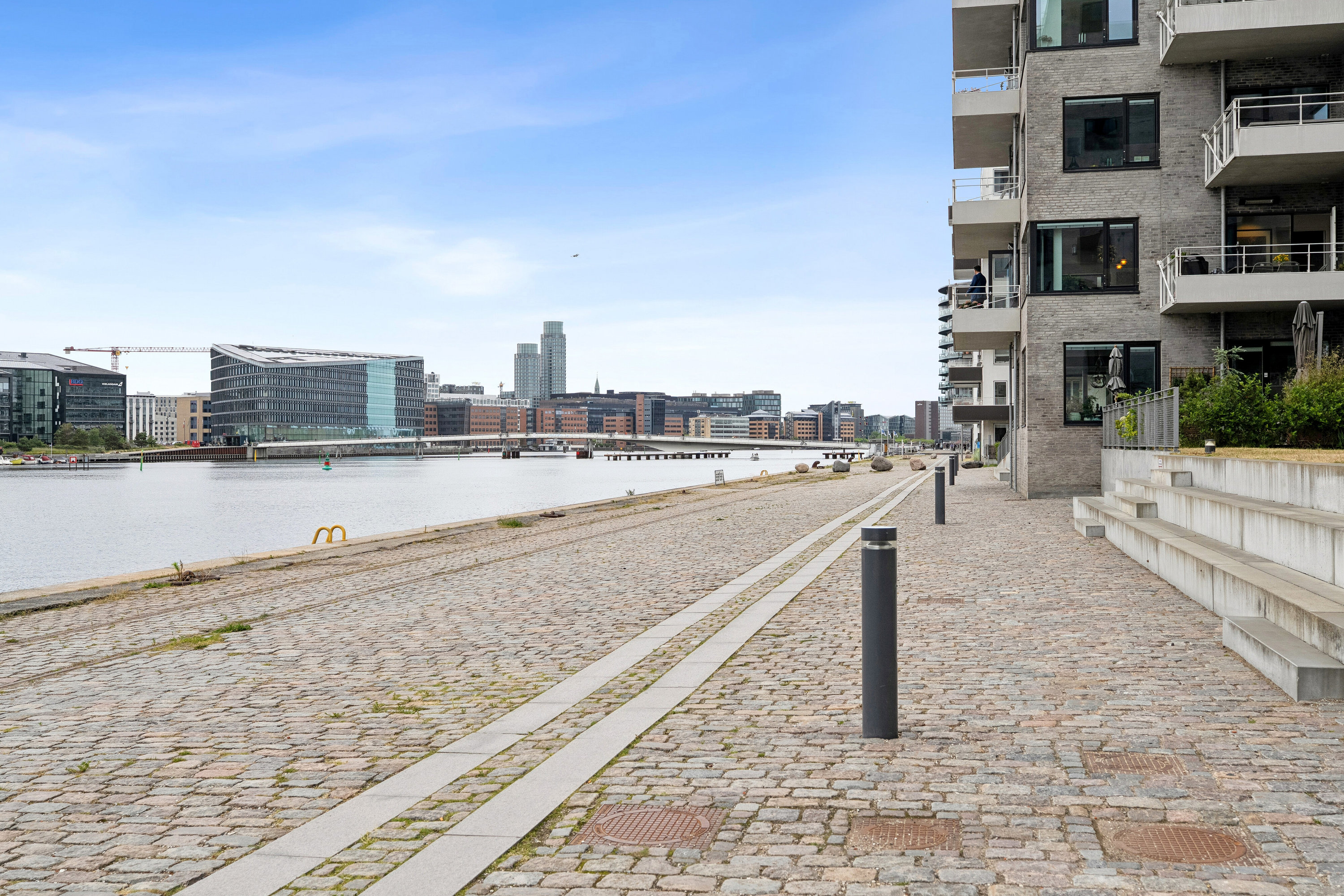 Fremhævet set fra vejen billede i fuldskærmstilstand. Billede af Islands Brygge 38A, 2. th., 2300 København S