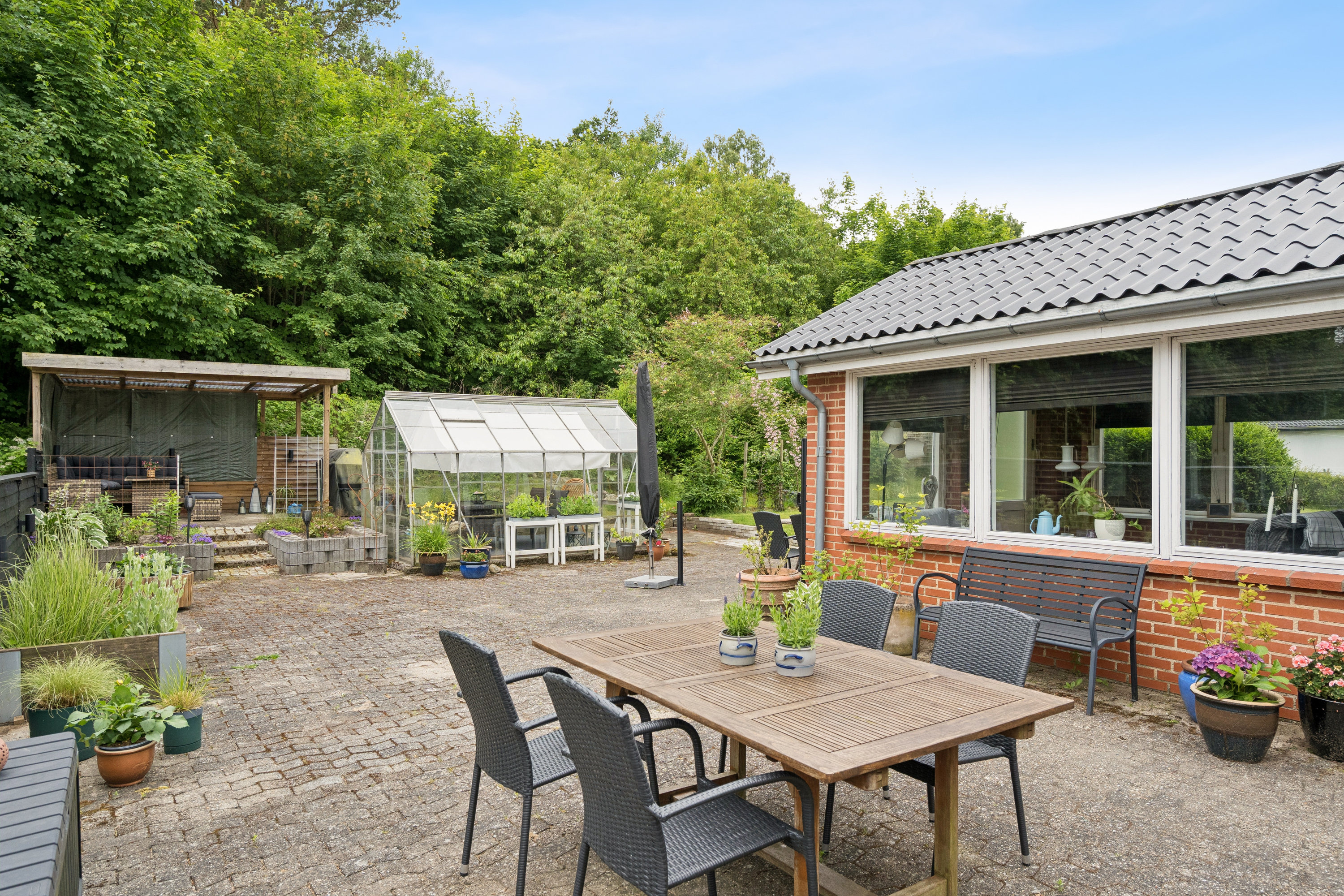 Fremhævet terrasse billede i fuldskærmstilstand. Billede af Vinkelvej 70, Bruunshåb, 8800 Viborg