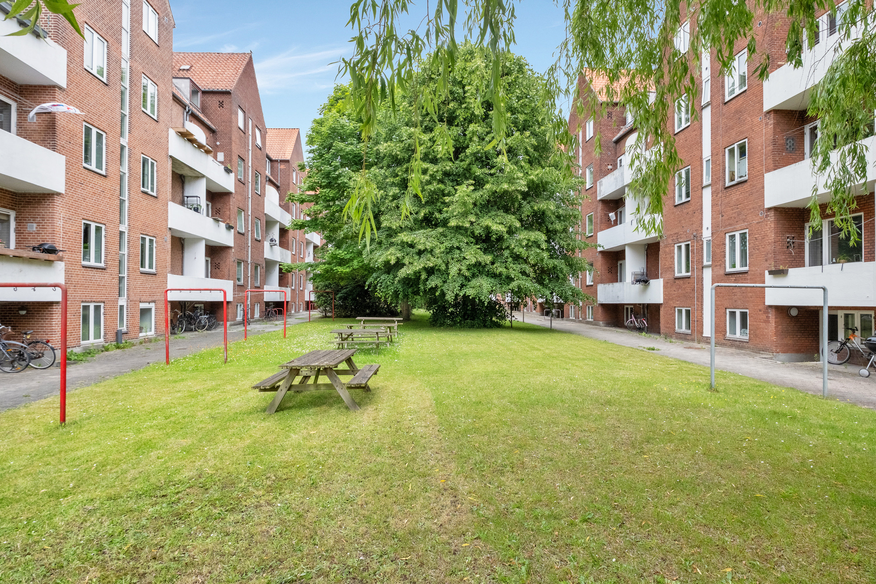 Fremhævet gårdmiljø billede i fuldskærmstilstand. Billede af Silkeborgvej 110, 3. th., 8000 Aarhus C