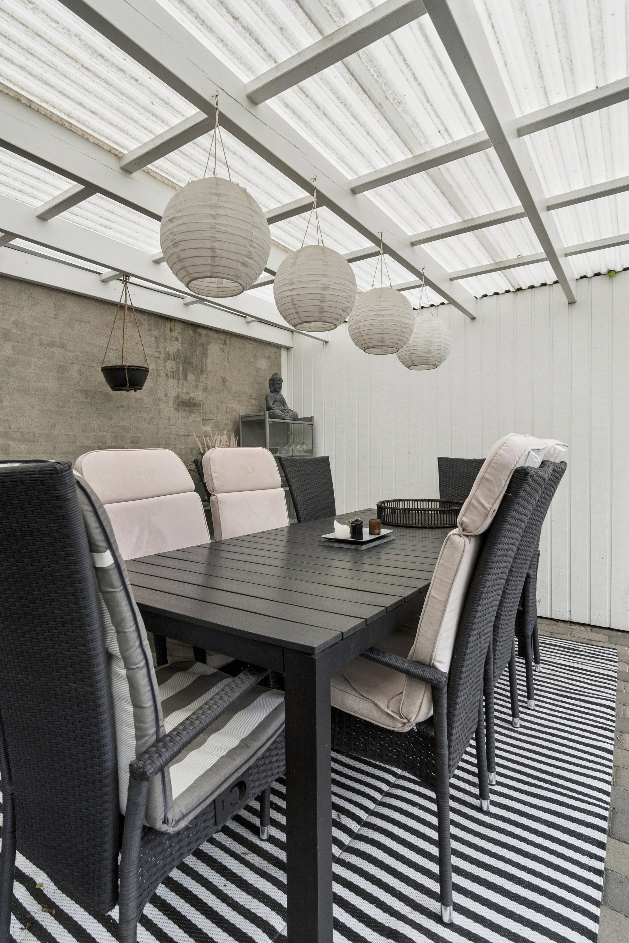 Fremhævet terrasse billede i fuldskærmstilstand. Billede af Østervoldgade 23, 3700 Rønne
