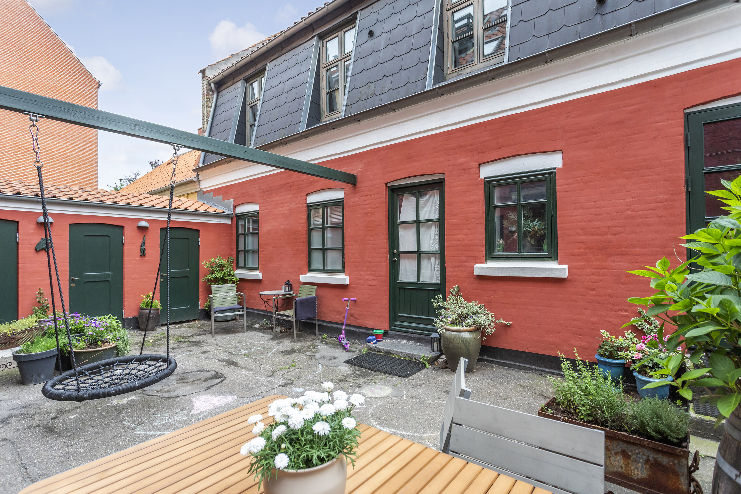 Fremhævet andet billede i fuldskærmstilstand. Billede af Kirkegårdsvej 15A, st.., 2300 København S