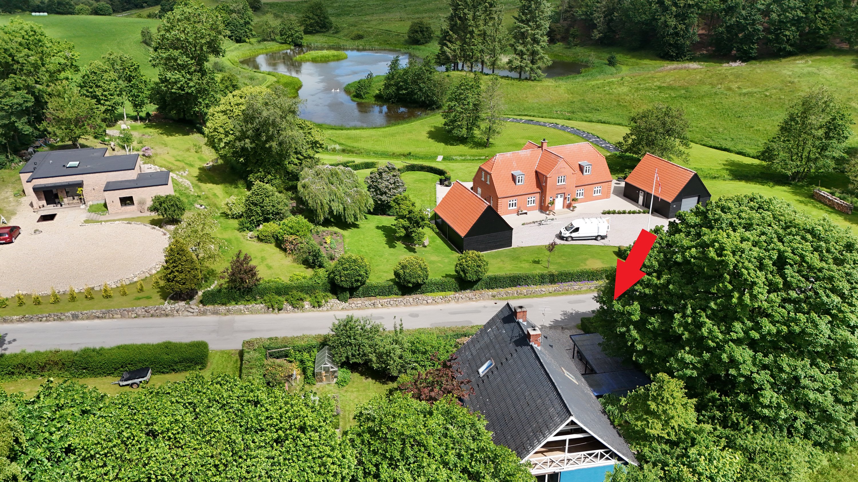 Fremhævet drone billede i fuldskærmstilstand. Billede af Brøndumvej 5, 9500 Hobro