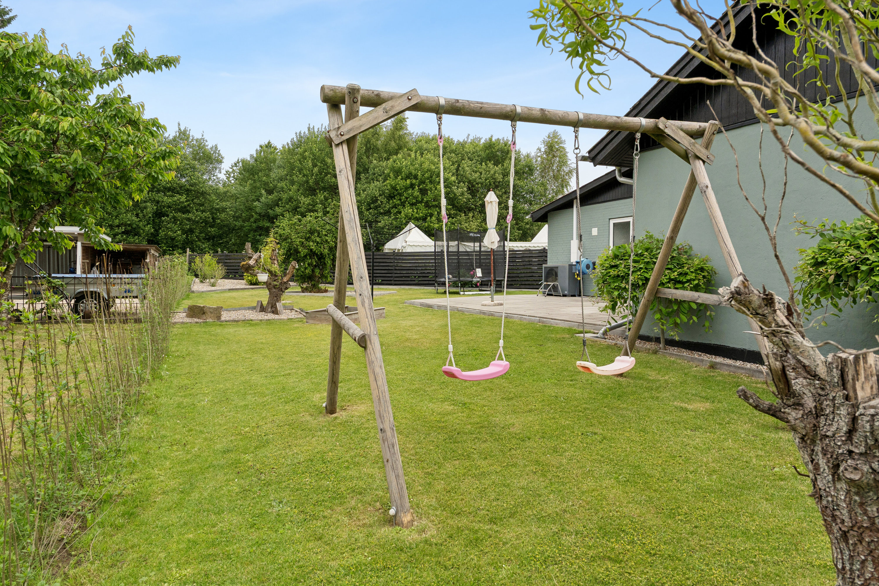 Fremhævet set fra haven billede i fuldskærmstilstand. Billede af Sdr. Højrupvejen 112, Søllinge, 5750 Ringe