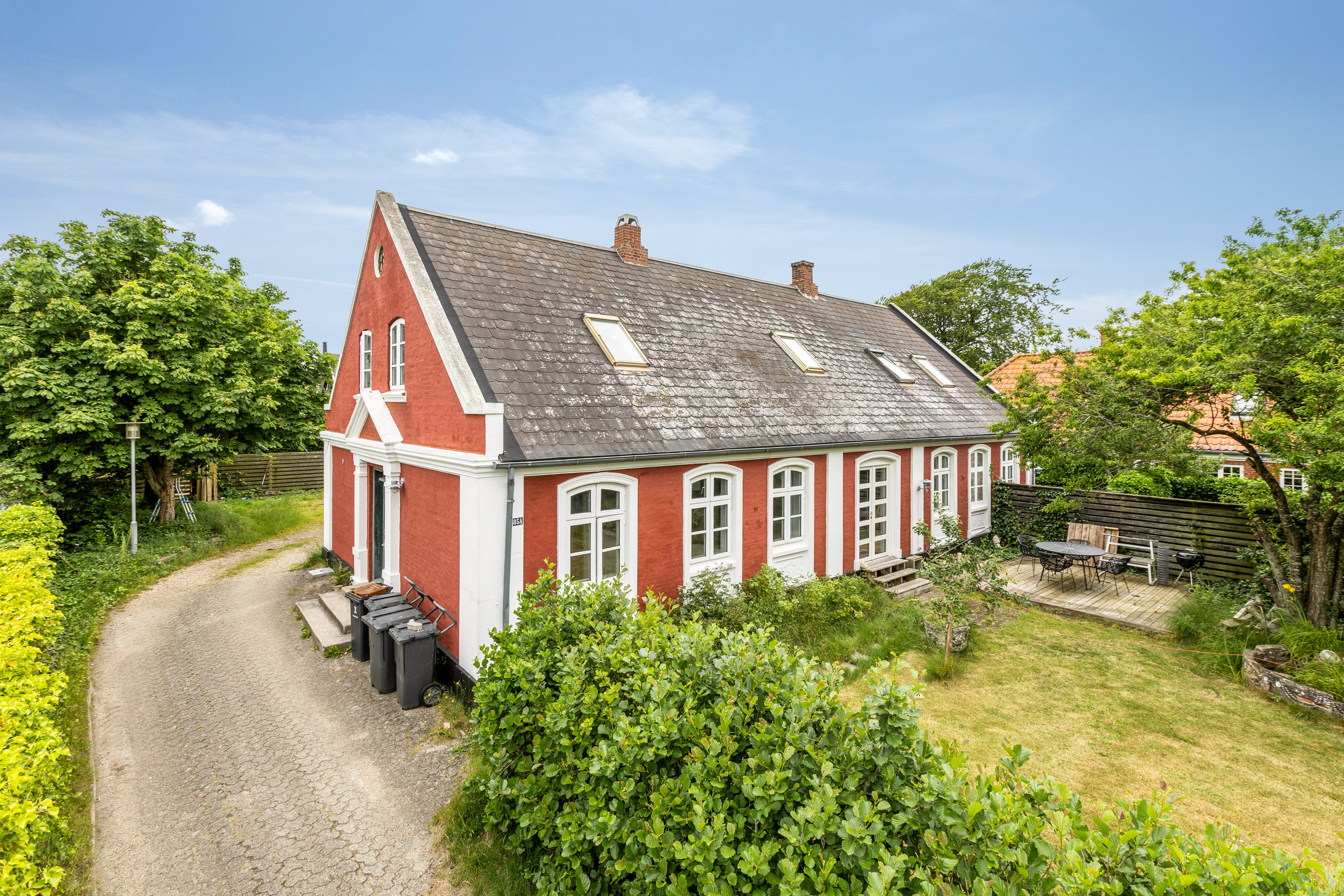Fremhævet facade billede i fuldskærmstilstand. Billede af Hovedgaden 85A, st., Nordby, 6720 Fanø