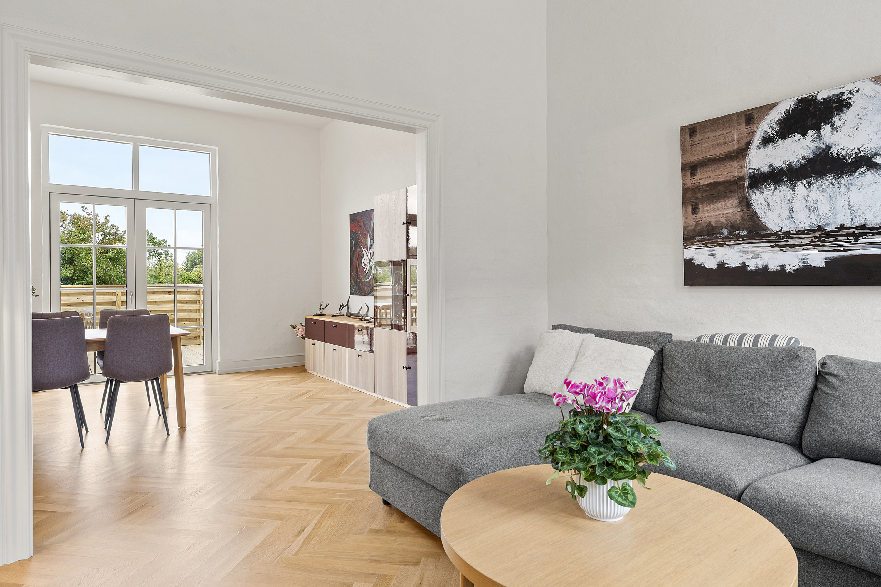 Fremhævet stue  billede i fuldskærmstilstand. Billede af Damtoften 8A, 5600 Faaborg