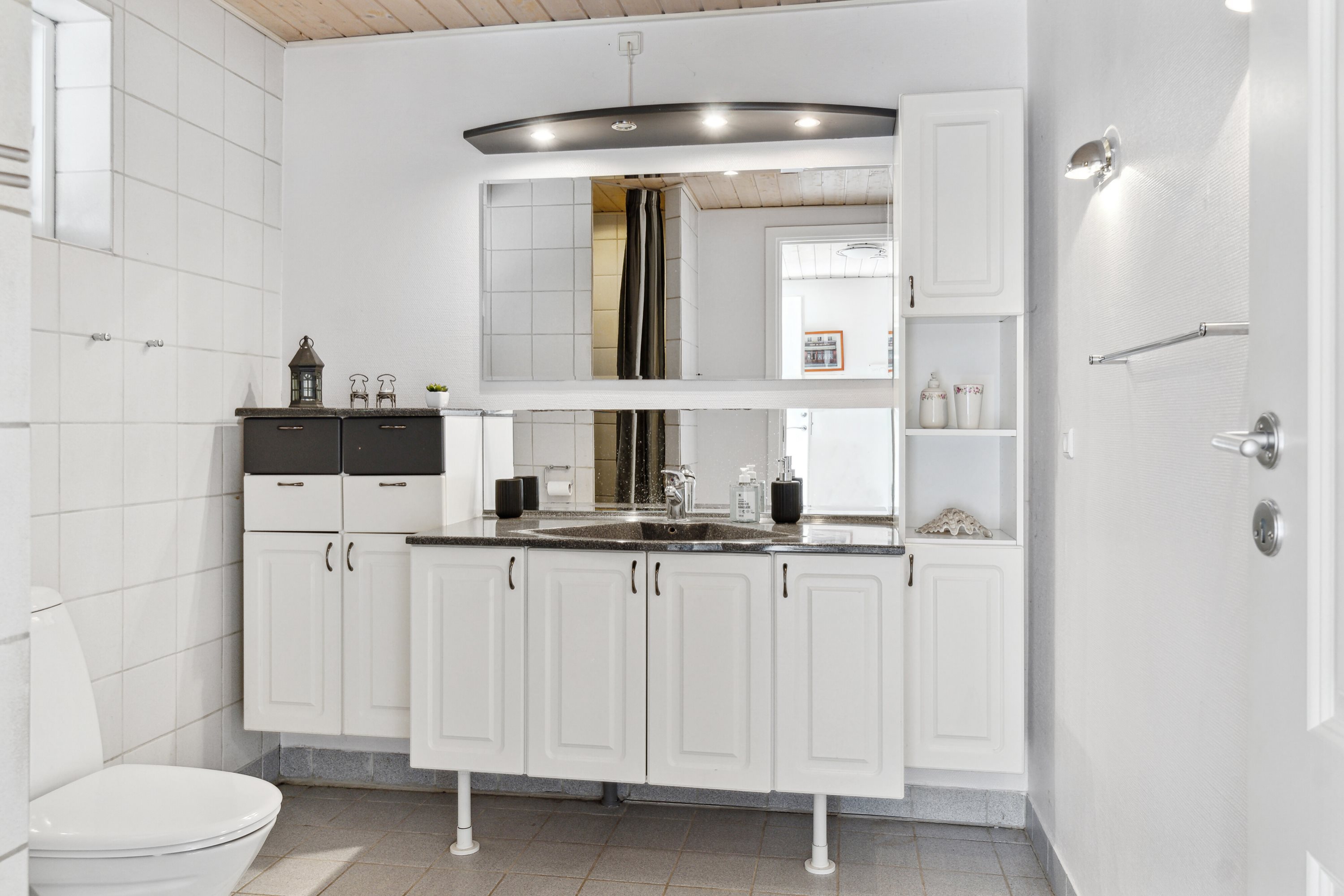 Fremhævet badeværelse billede i fuldskærmstilstand. Billede af Gærdesangervej 5, 4200 Slagelse