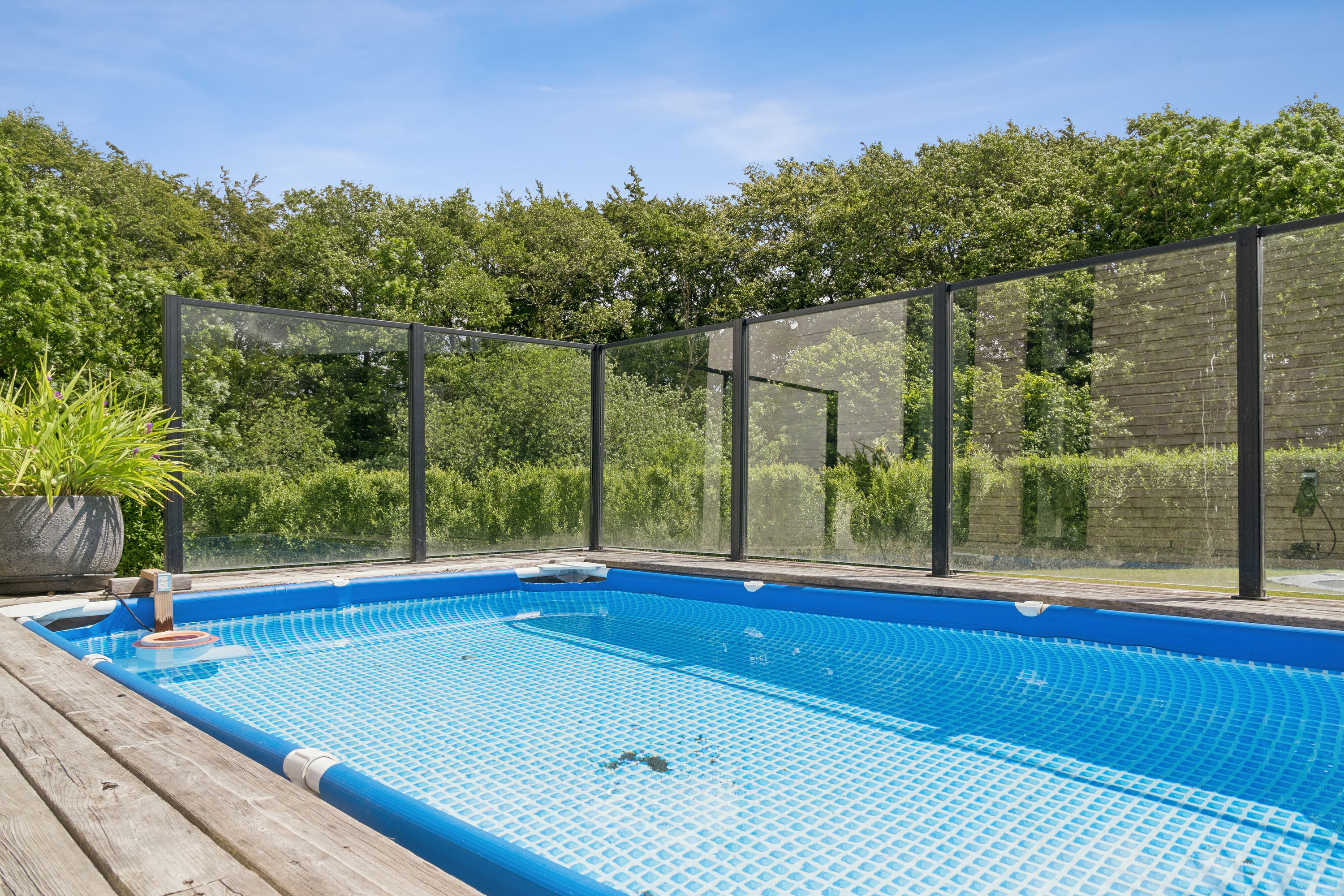 Fremhævet swimmingpool billede i fuldskærmstilstand. Billede af Onsholtgårdsvej 104, 8260 Viby J