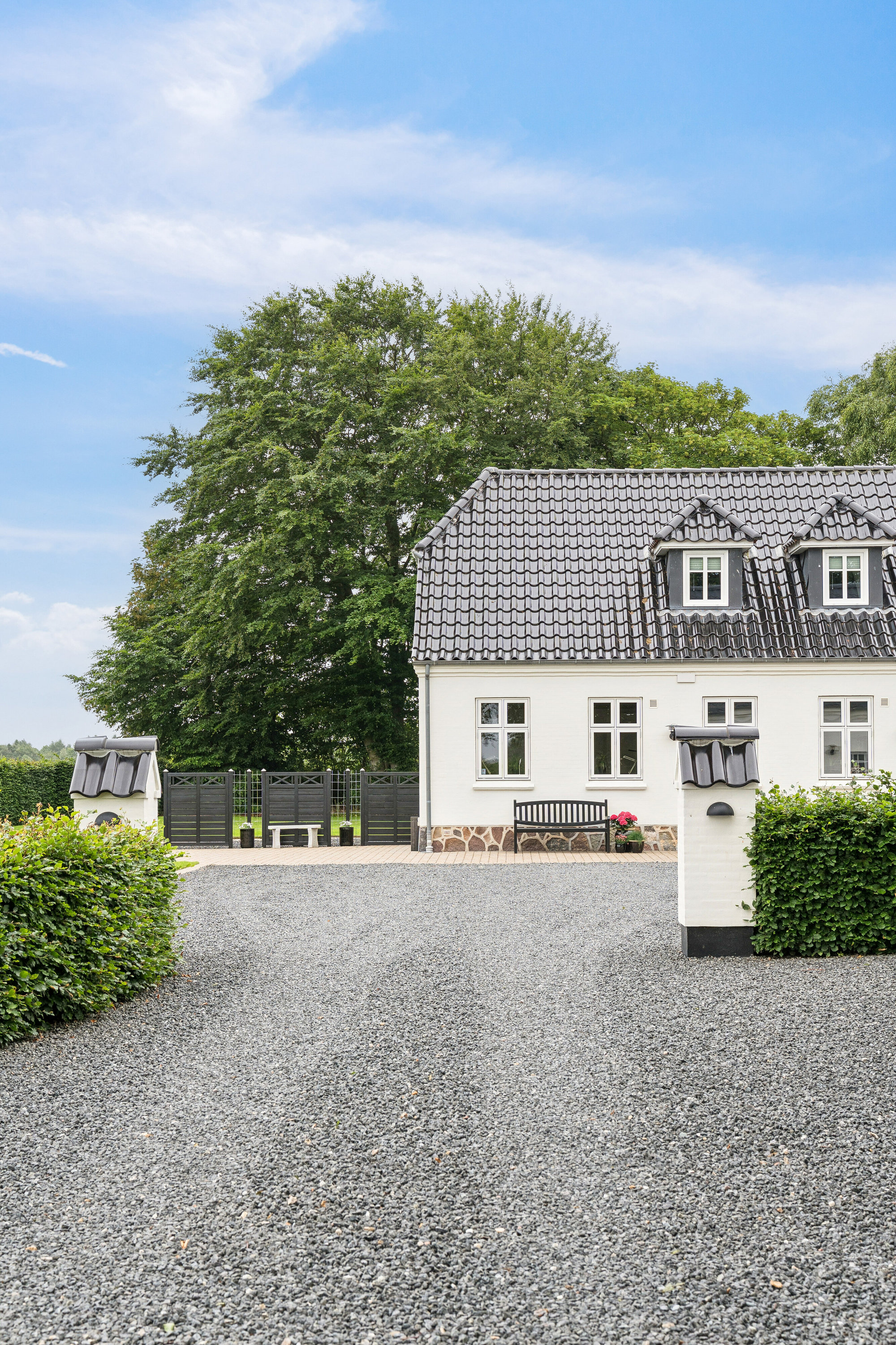 Fremhævet udendørs billede i fuldskærmstilstand. Billede af Egebjerg Landevej 126, Vesterhede, 7250 Hejnsvig