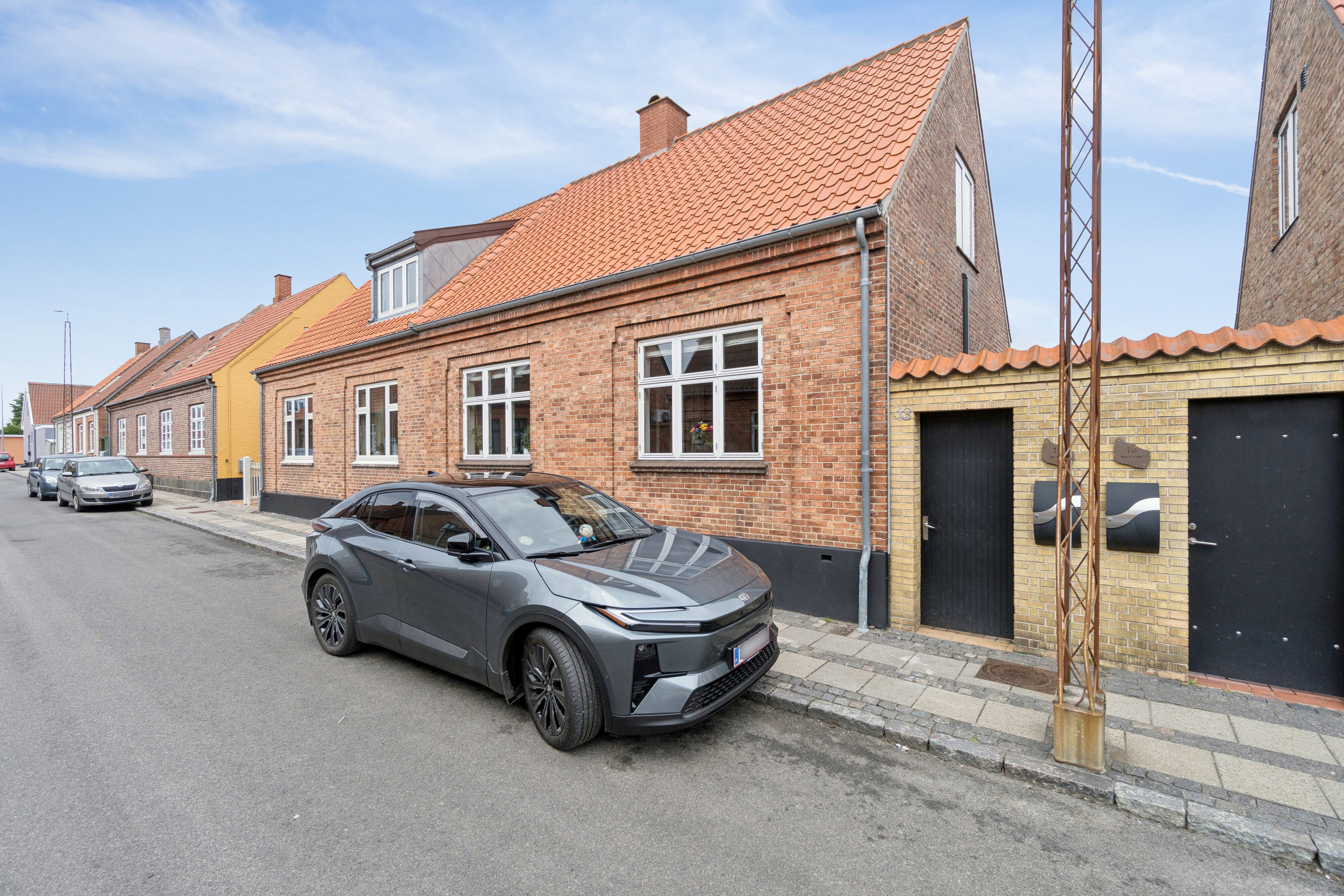 Fremhævet gade billede i fuldskærmstilstand. Billede af Absalonsgade 13, 3700 Rønne