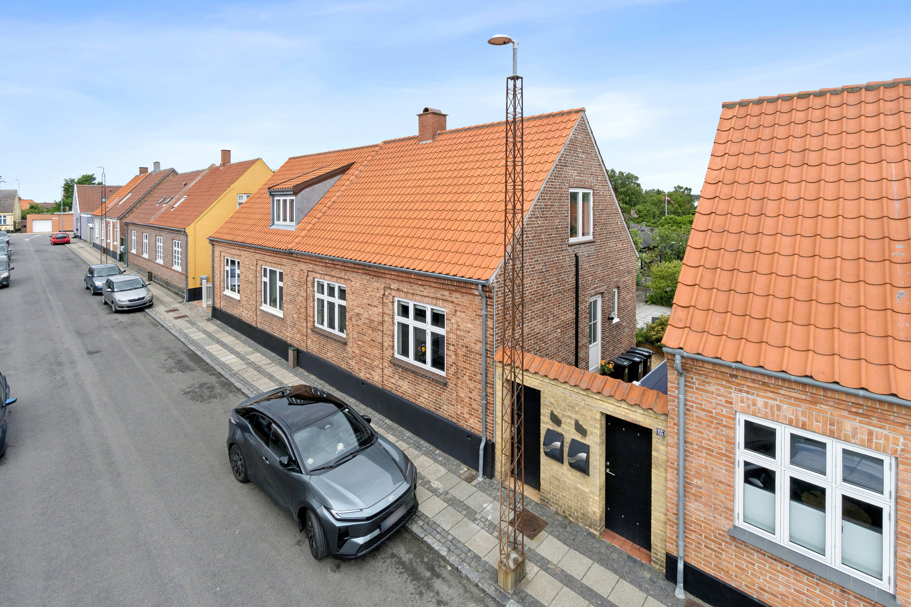 Fremhævet gade billede i fuldskærmstilstand. Billede af Absalonsgade 13, 3700 Rønne