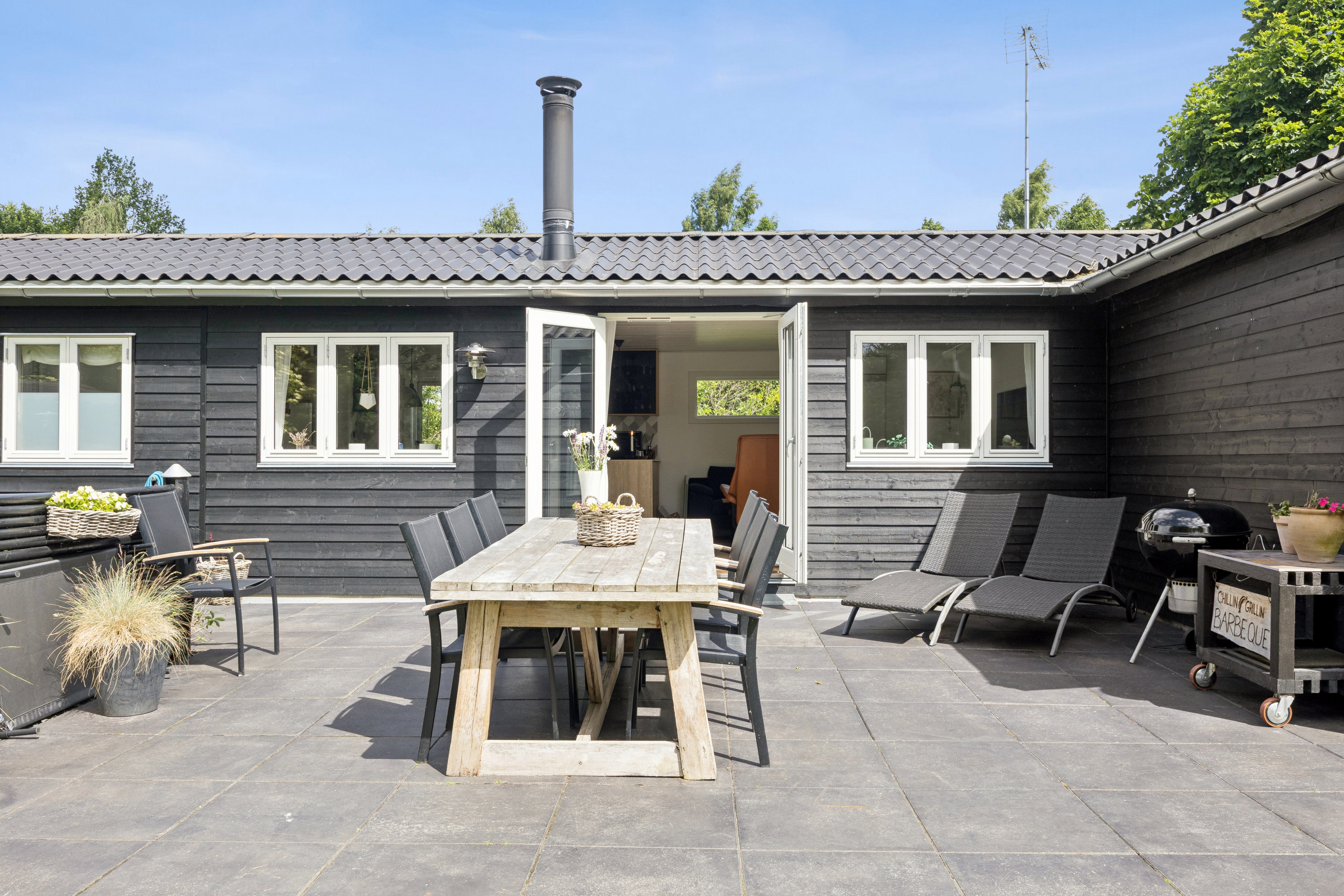Fremhævet terrasse billede i fuldskærmstilstand. Billede af Ved Kildepladsen 7, 4140 Borup