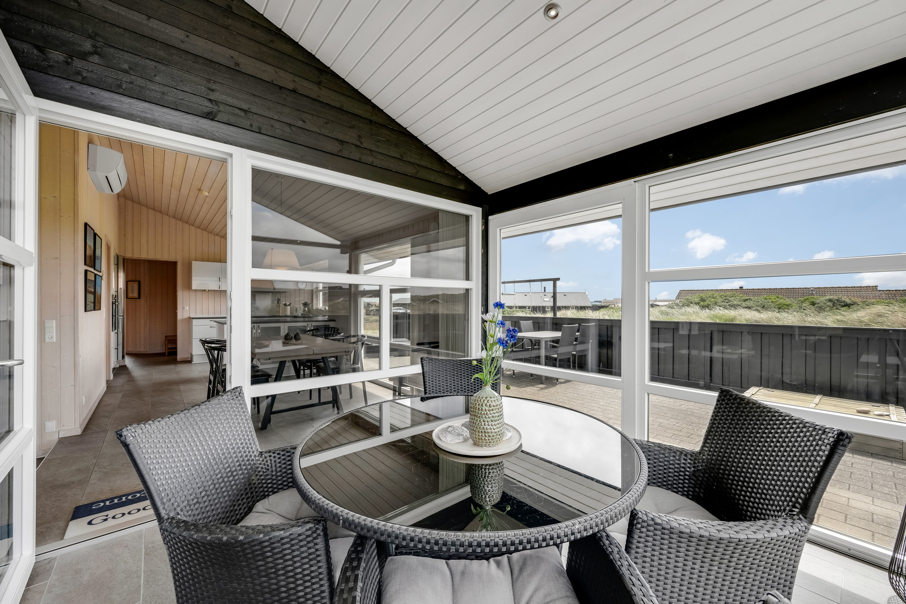 Fremhævet overdækket terrasse billede i fuldskærmstilstand. Billede af Rebekkavej 3, Bjerregaard, 6960 Hvide Sande