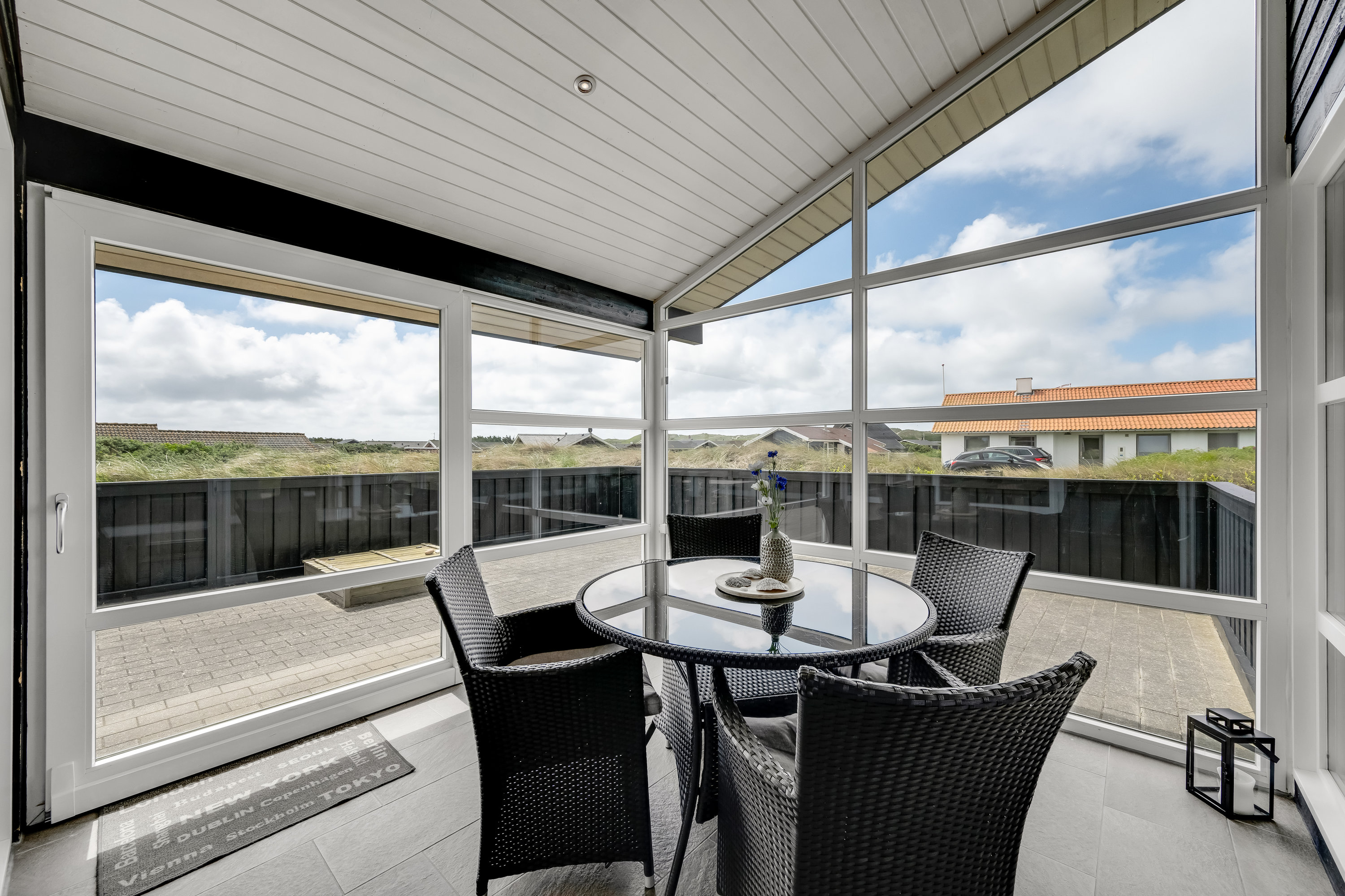 Fremhævet overdækket terrasse billede i fuldskærmstilstand. Billede af Rebekkavej 3, Bjerregaard, 6960 Hvide Sande