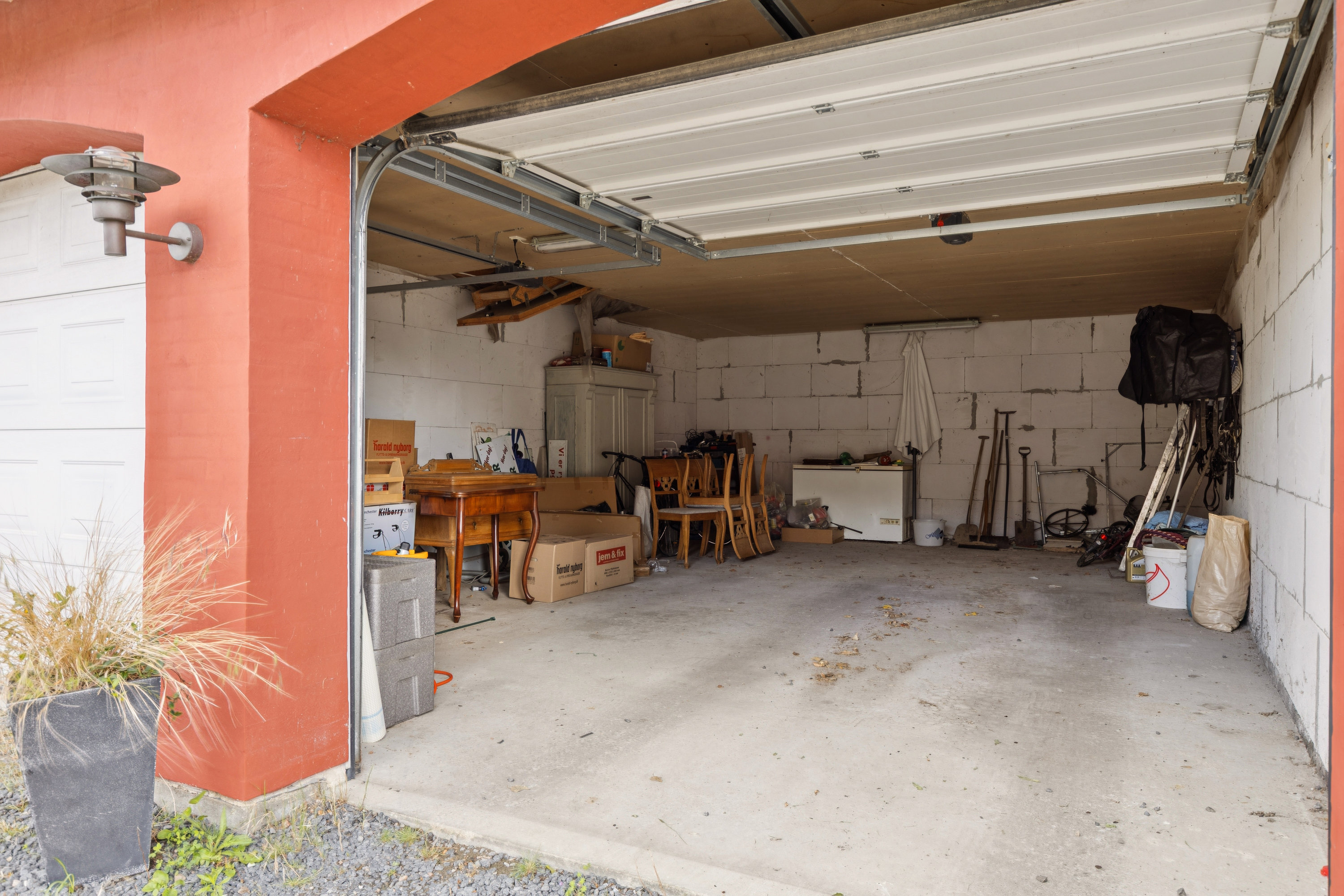 Fremhævet garage billede i fuldskærmstilstand. Billede af Strandvejen 2, 4532 Gislinge