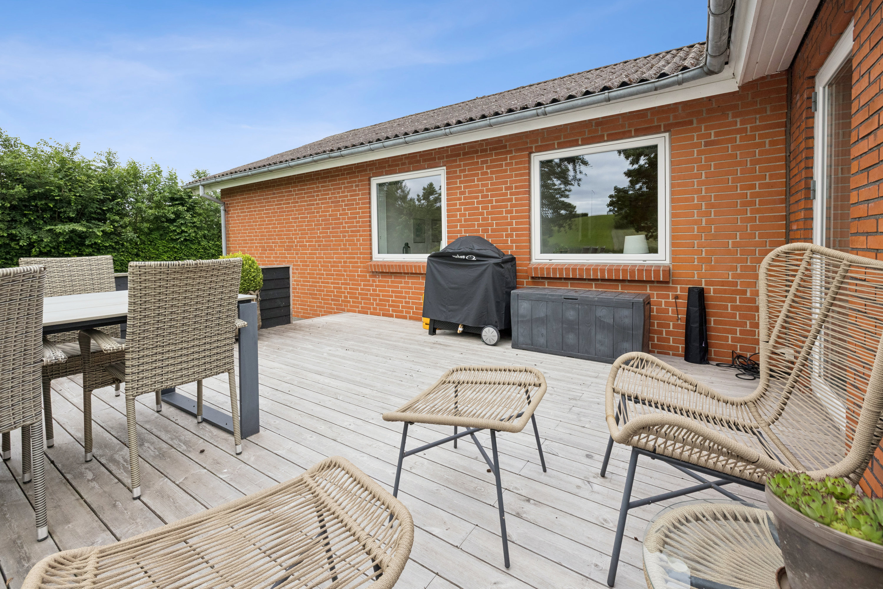 Fremhævet terrasse billede i fuldskærmstilstand. Billede af Sundvej 64, Sundstrup, 8832 Skals