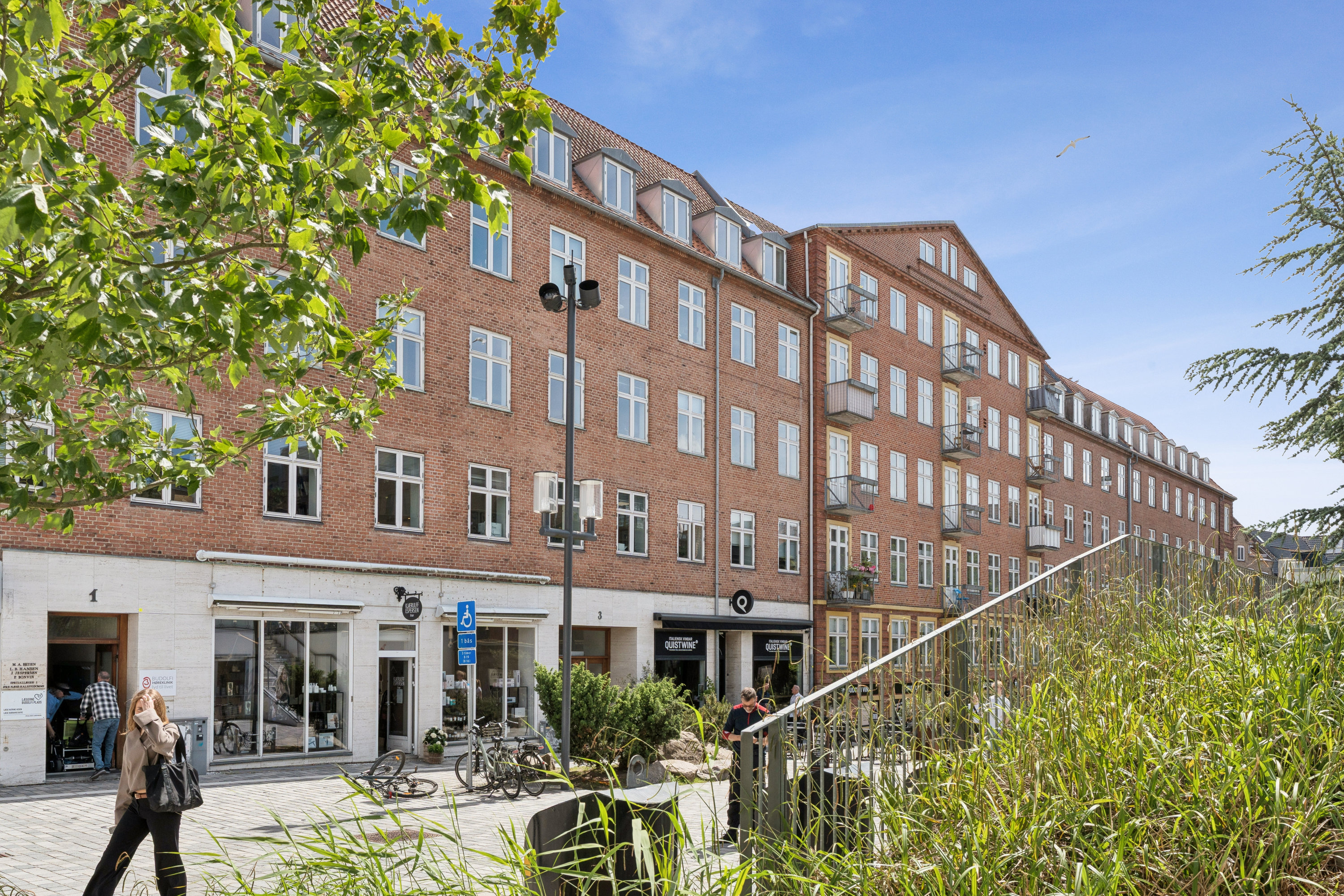 Fremhævet andet billede i fuldskærmstilstand. Billede af Budolfi Plads 3, 3. tv., 9000 Aalborg