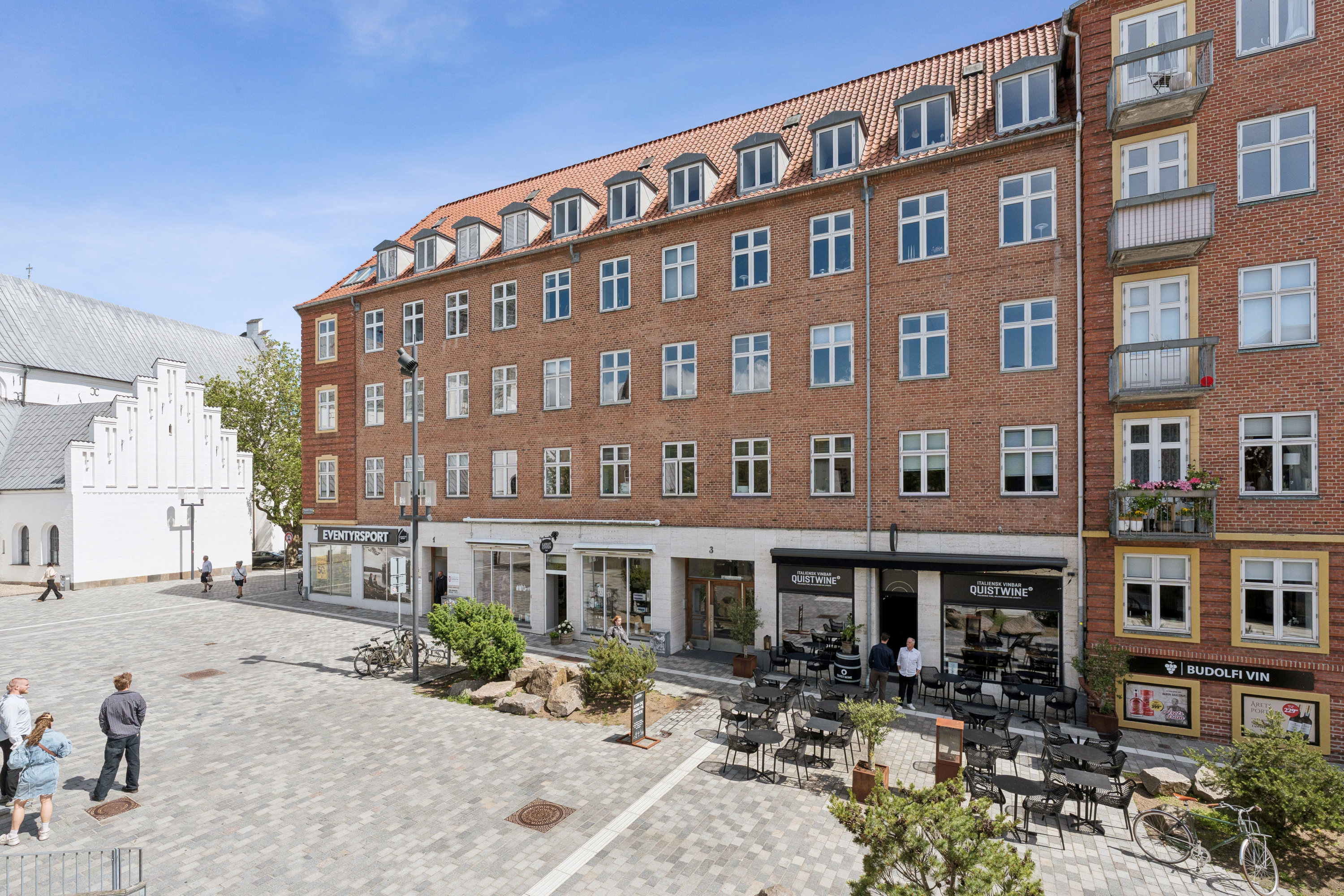 Fremhævet andet billede i fuldskærmstilstand. Billede af Budolfi Plads 3, 3. tv., 9000 Aalborg