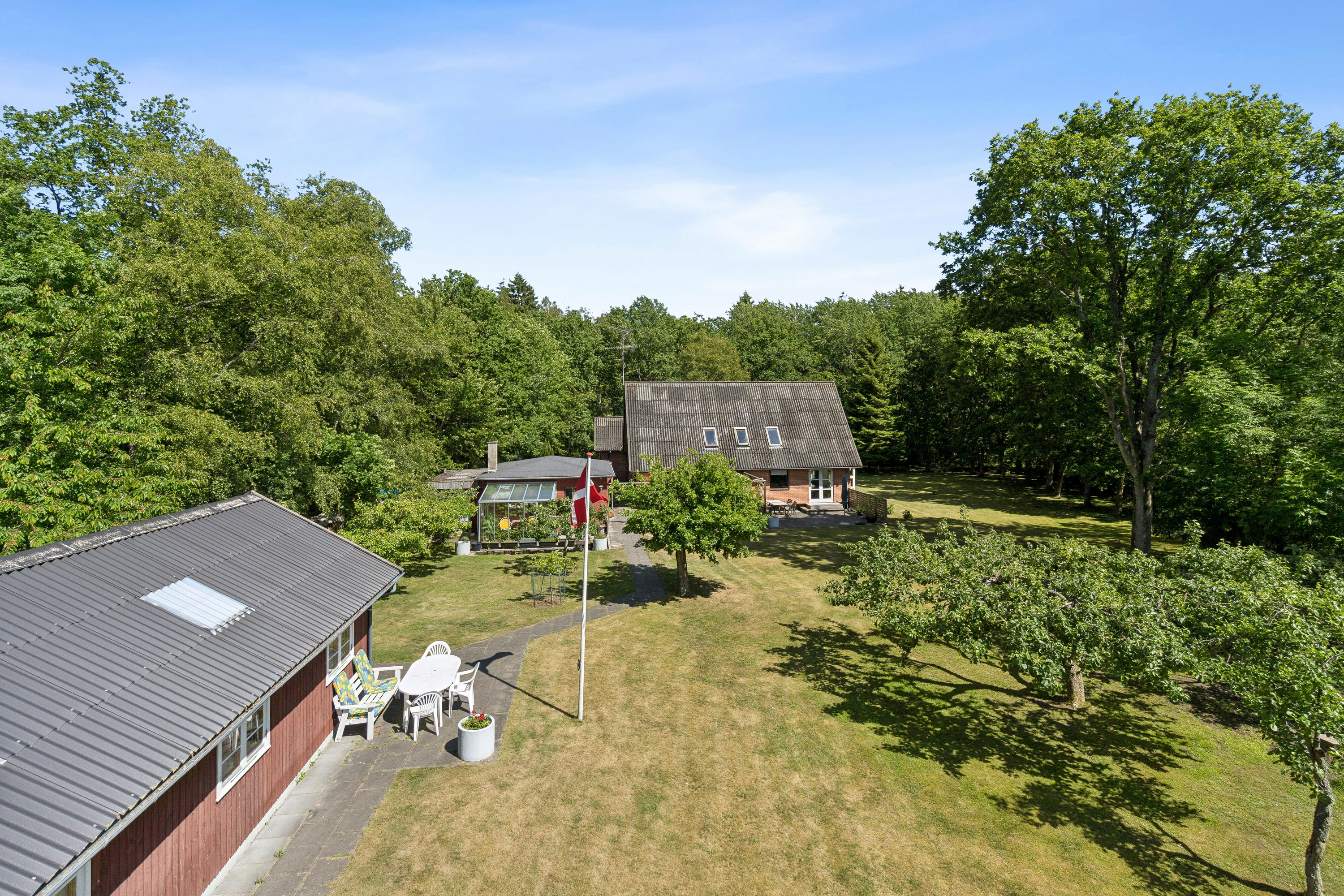 Fremhævet udendørs billede i fuldskærmstilstand. Billede af Paradiset 3, Nylars, 3700 Rønne