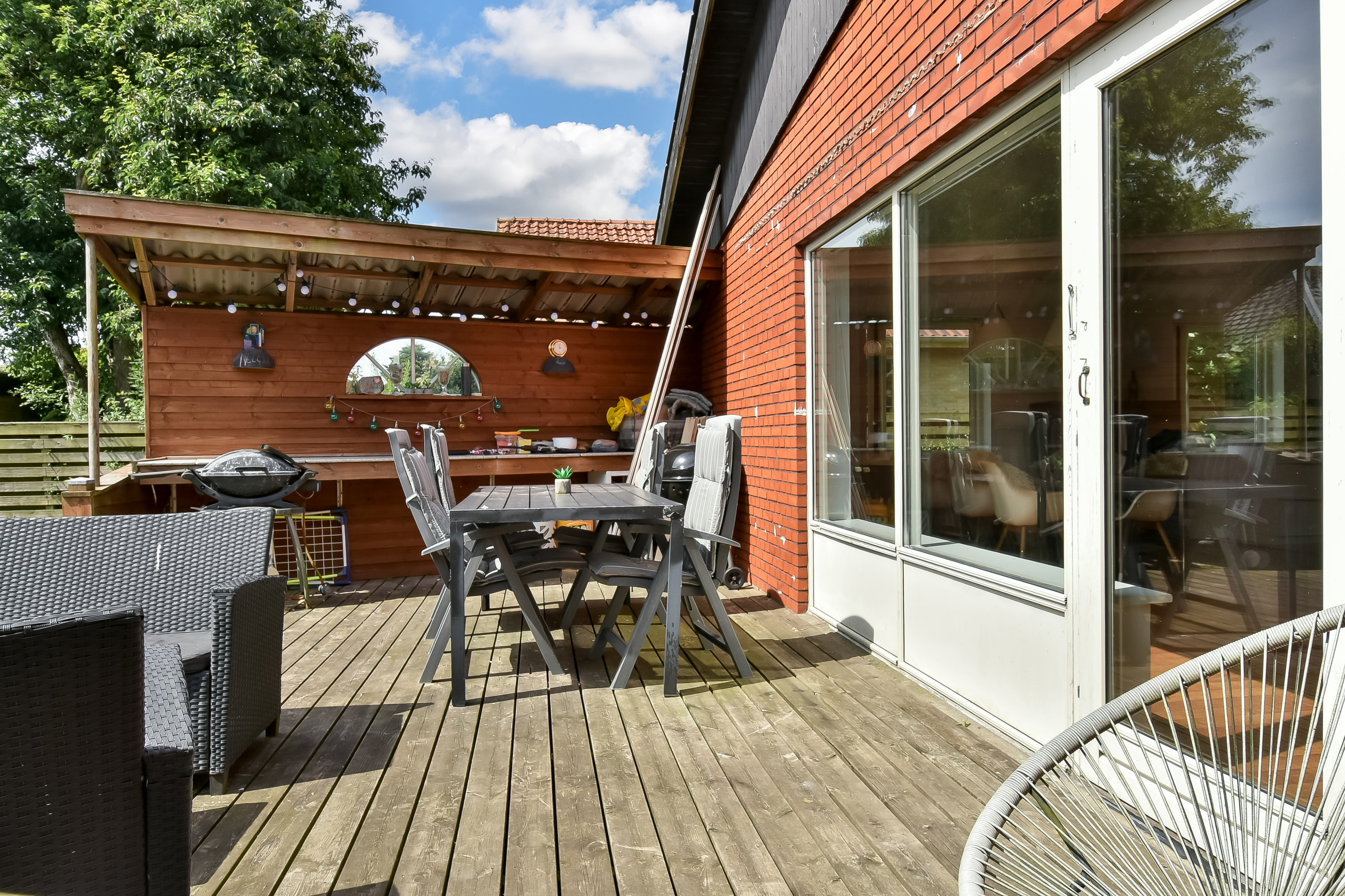 Fremhævet terrasse billede i fuldskærmstilstand. Billede af Sydgaden 25, Snejbjerg, 7400 Herning