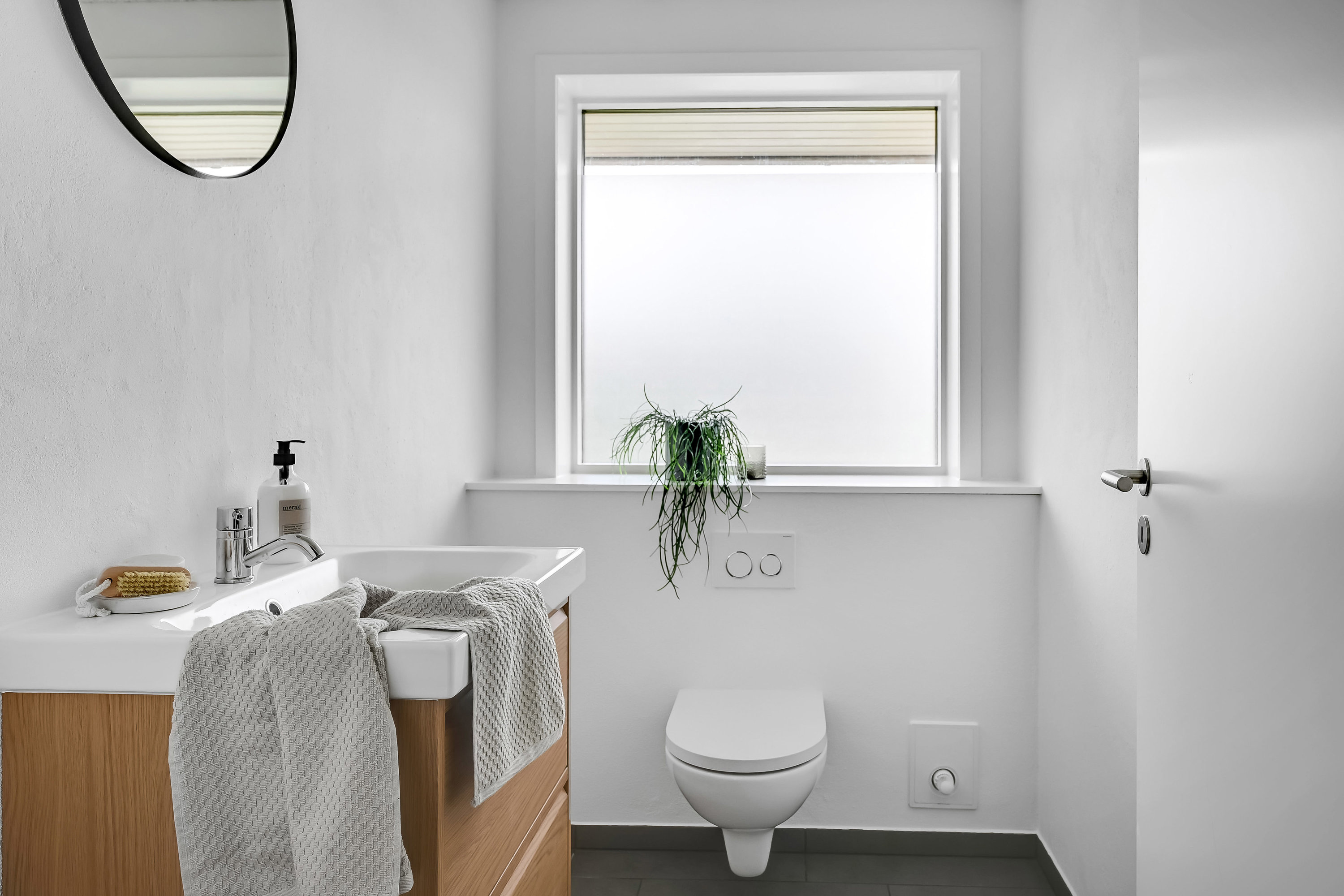 Fremhævet toilet billede i fuldskærmstilstand. Billede af Styrmandsvænget 72, Hjerting, 6710 Esbjerg V