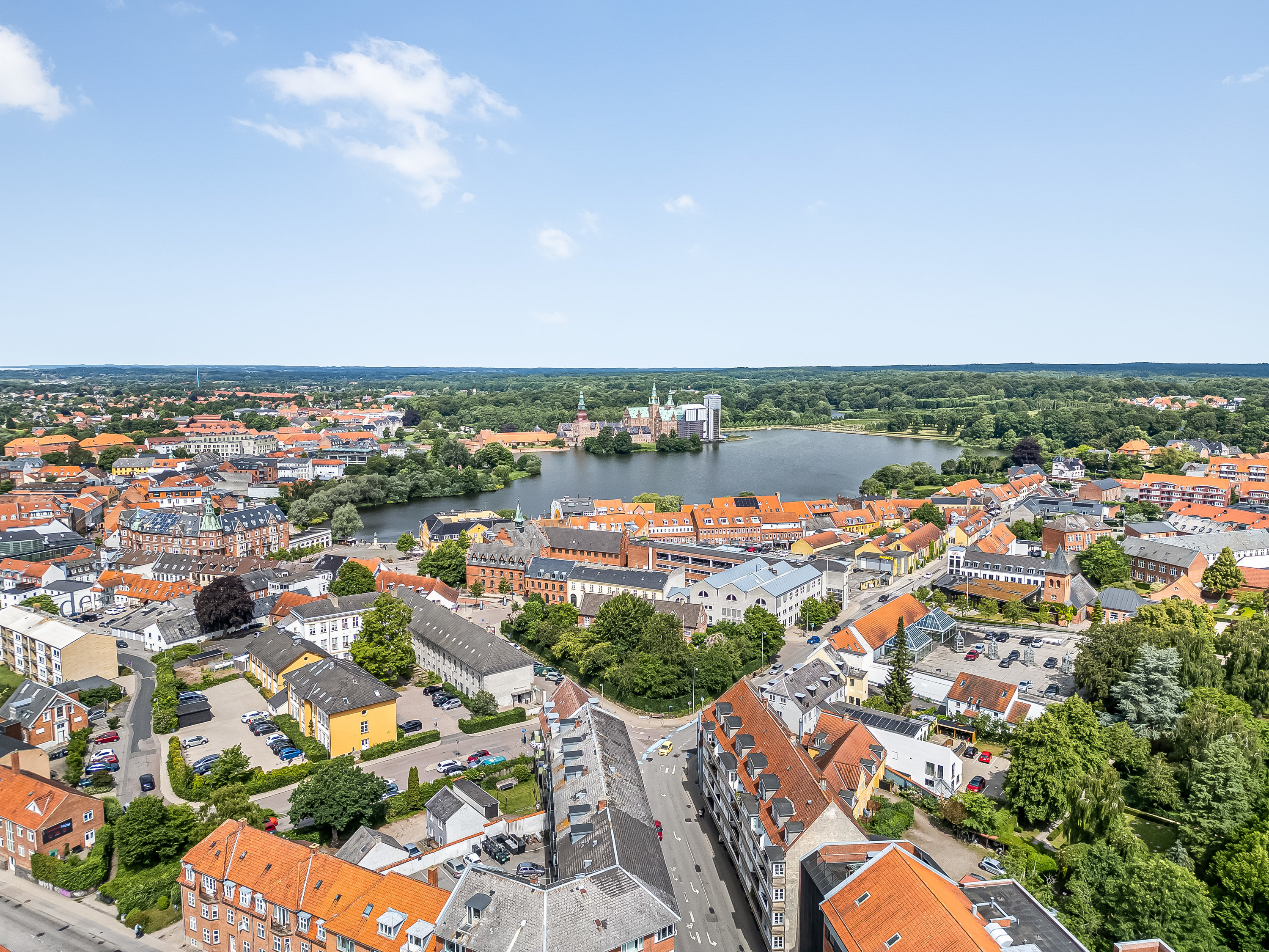Fremhævet luftfoto billede i fuldskærmstilstand. Billede af Søndre Jernbanevej 3A, 2. tv., 3400 Hillerød