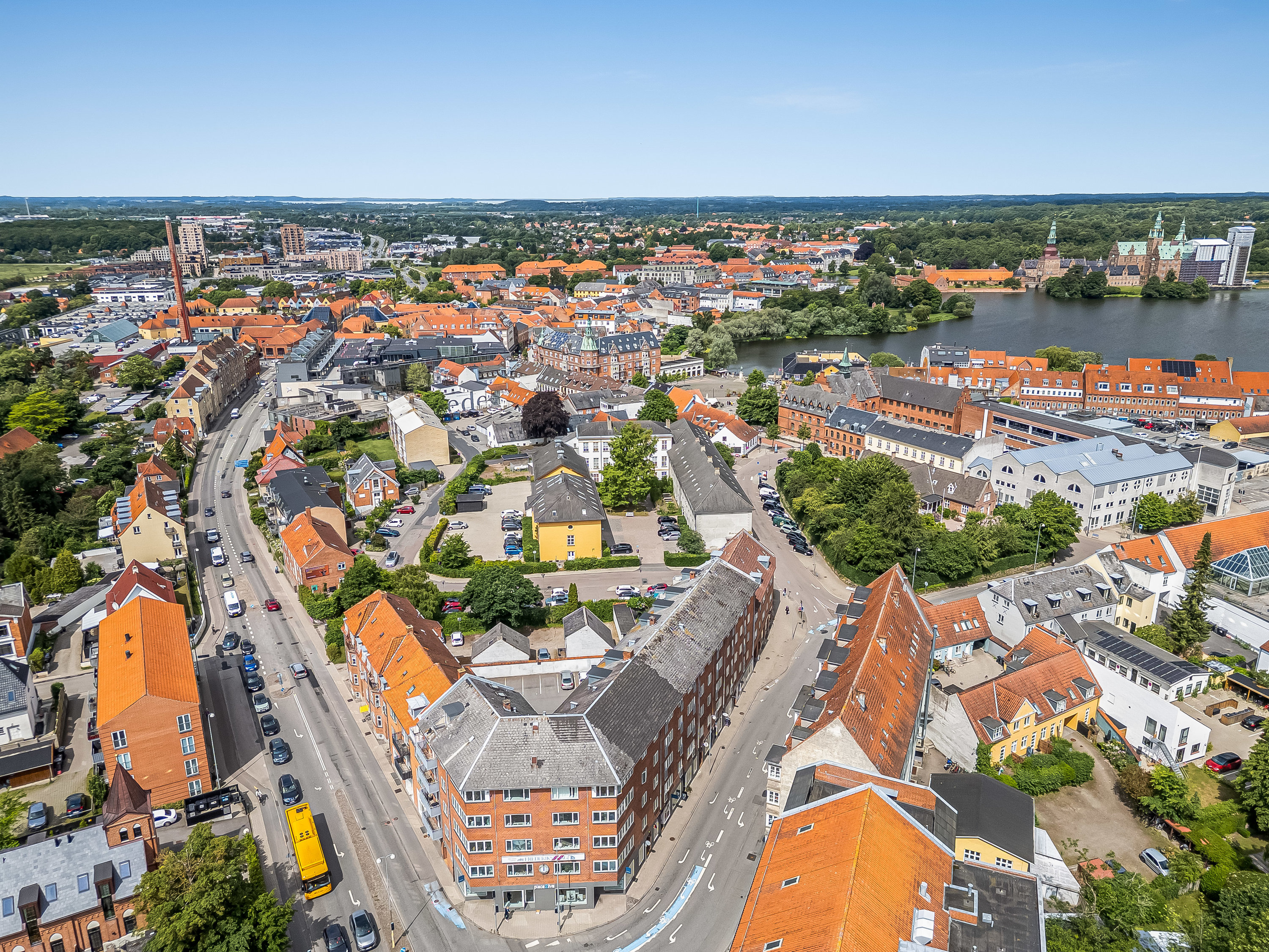 Fremhævet luftfoto billede i fuldskærmstilstand. Billede af Søndre Jernbanevej 3A, 2. tv., 3400 Hillerød