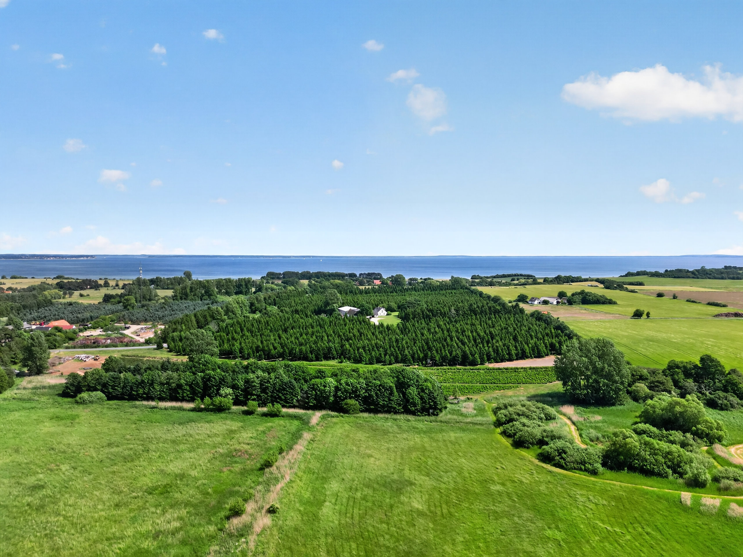 Fremhævet luftfoto billede i fuldskærmstilstand. Billede af Lyngengen 18, Nakke, 4500 Nykøbing Sj