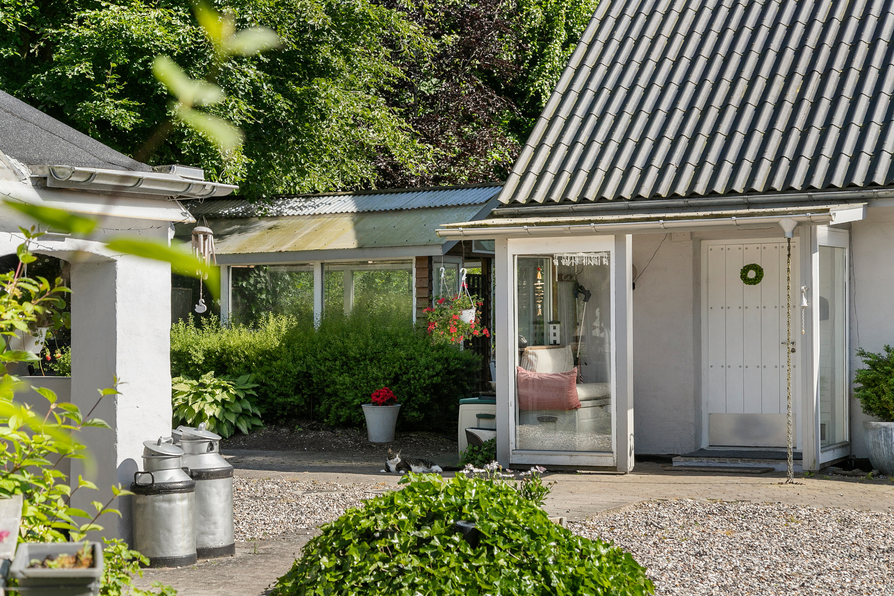 Fremhævet gårdsplads billede i fuldskærmstilstand. Billede af Løgstørvej 198, Kgs Tisted, 9610 Nørager