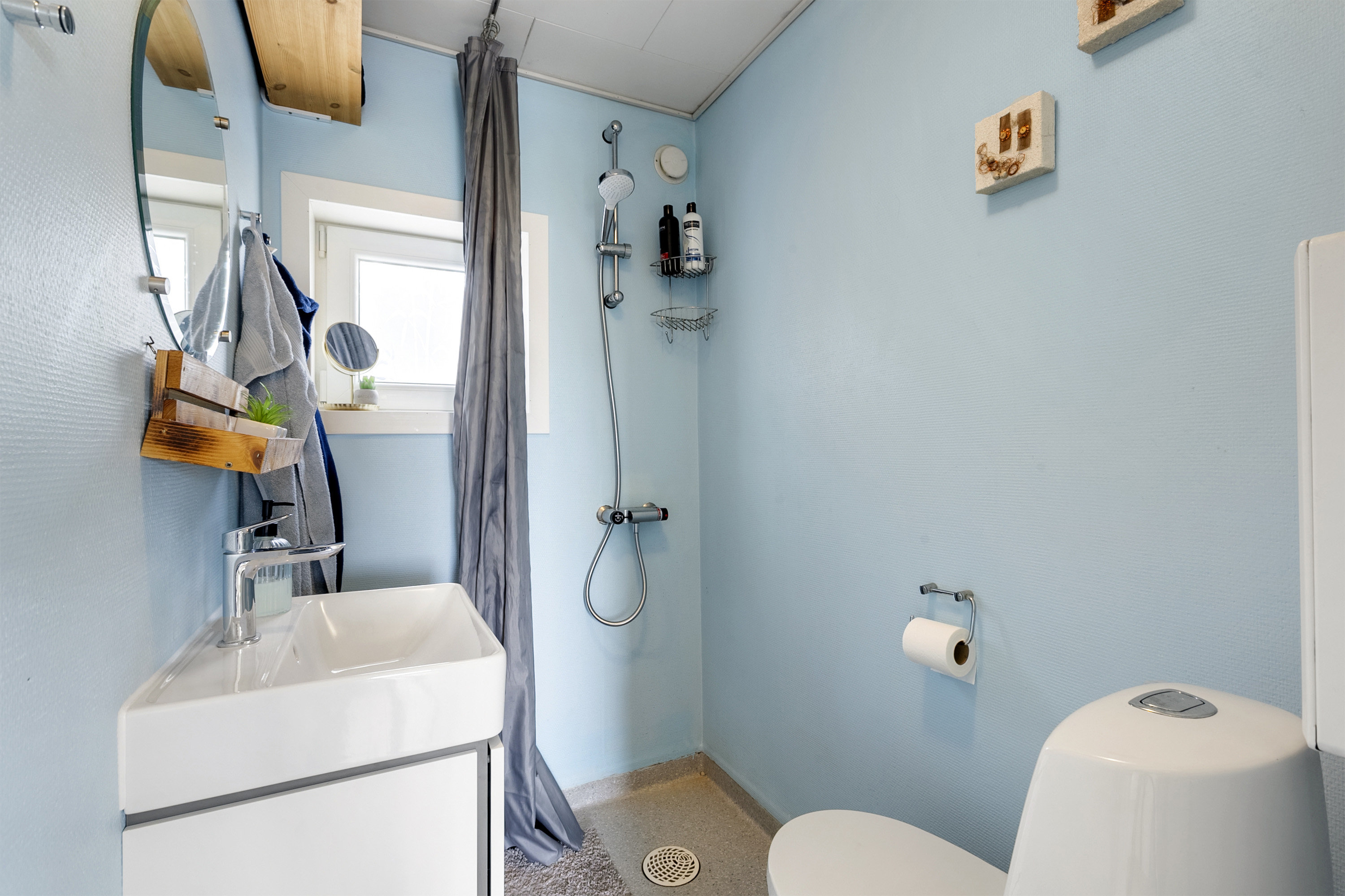 Fremhævet badeværelse billede i fuldskærmstilstand. Billede af Skarkær 128, Skarrev, 6200 Aabenraa