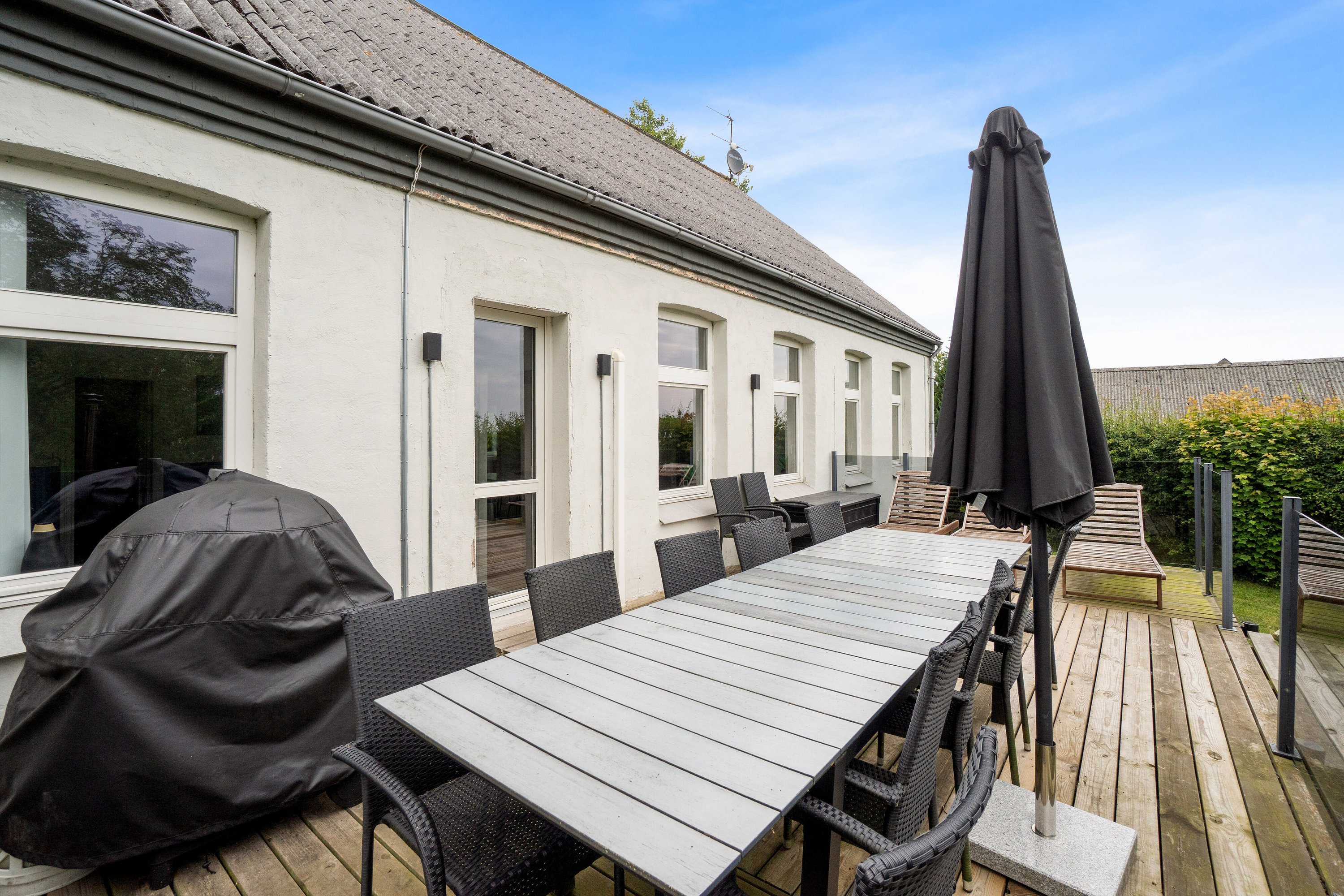 Fremhævet terrasse billede i fuldskærmstilstand. Billede af Pederskervejen 8, Bodilsker, 3730 Nexø