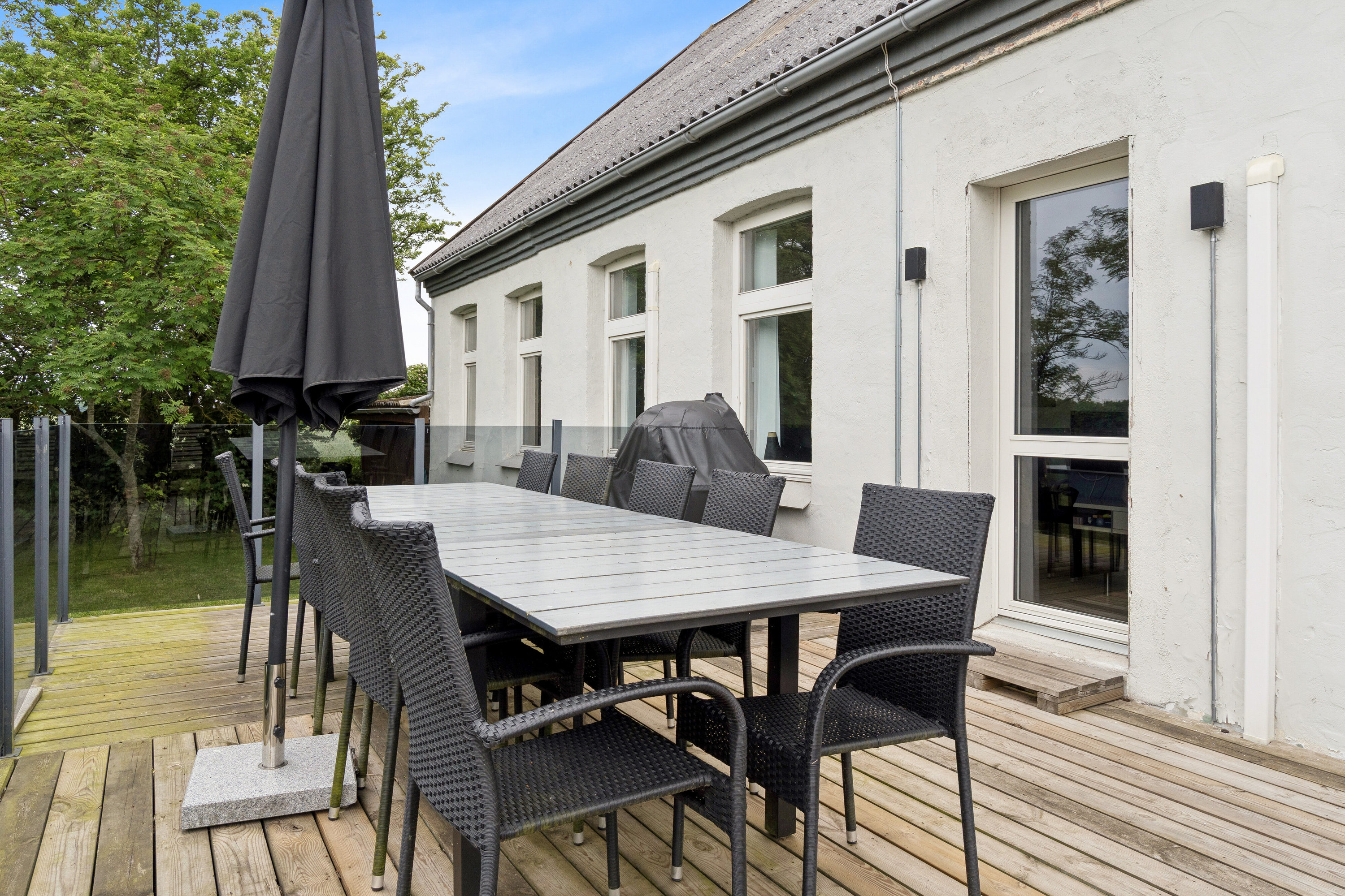 Fremhævet terrasse billede i fuldskærmstilstand. Billede af Pederskervejen 8, Bodilsker, 3730 Nexø