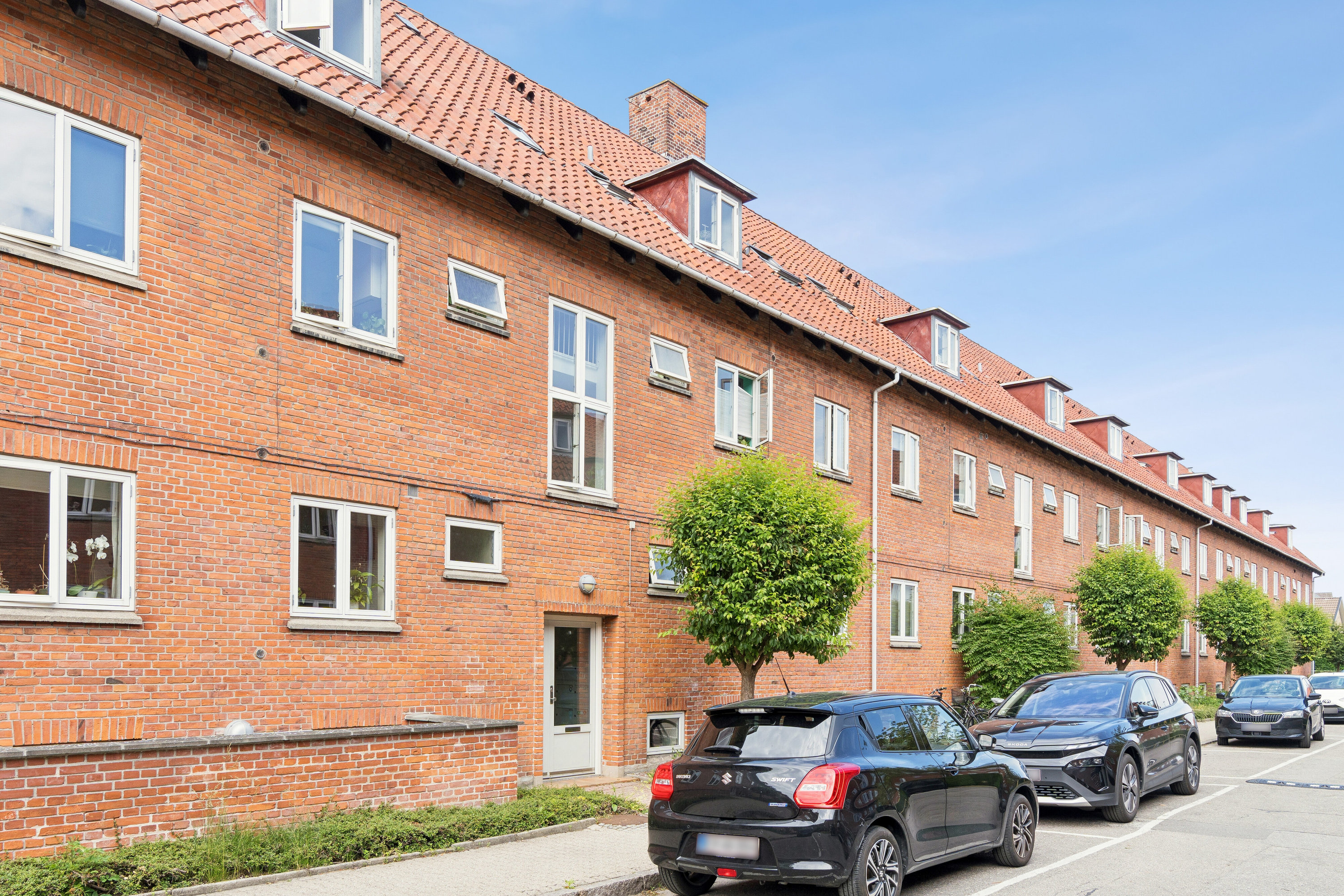 Fremhævet udendørs billede i fuldskærmstilstand. Billede af Landlystvej 65E, st.. tv., 2650 Hvidovre