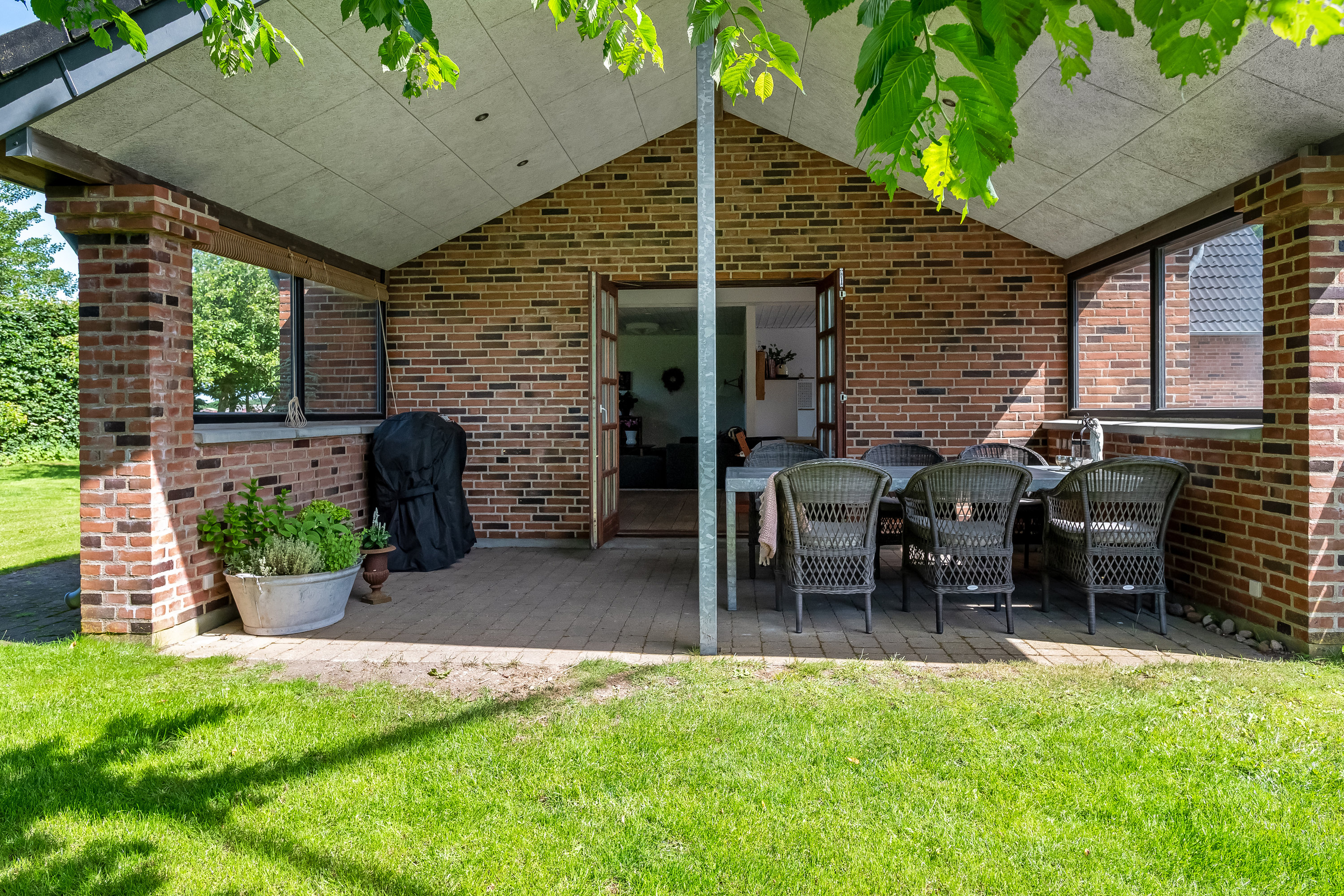 Fremhævet overdækket terrasse billede i fuldskærmstilstand. Billede af Tingvej 19, Fabjerg, 7620 Lemvig
