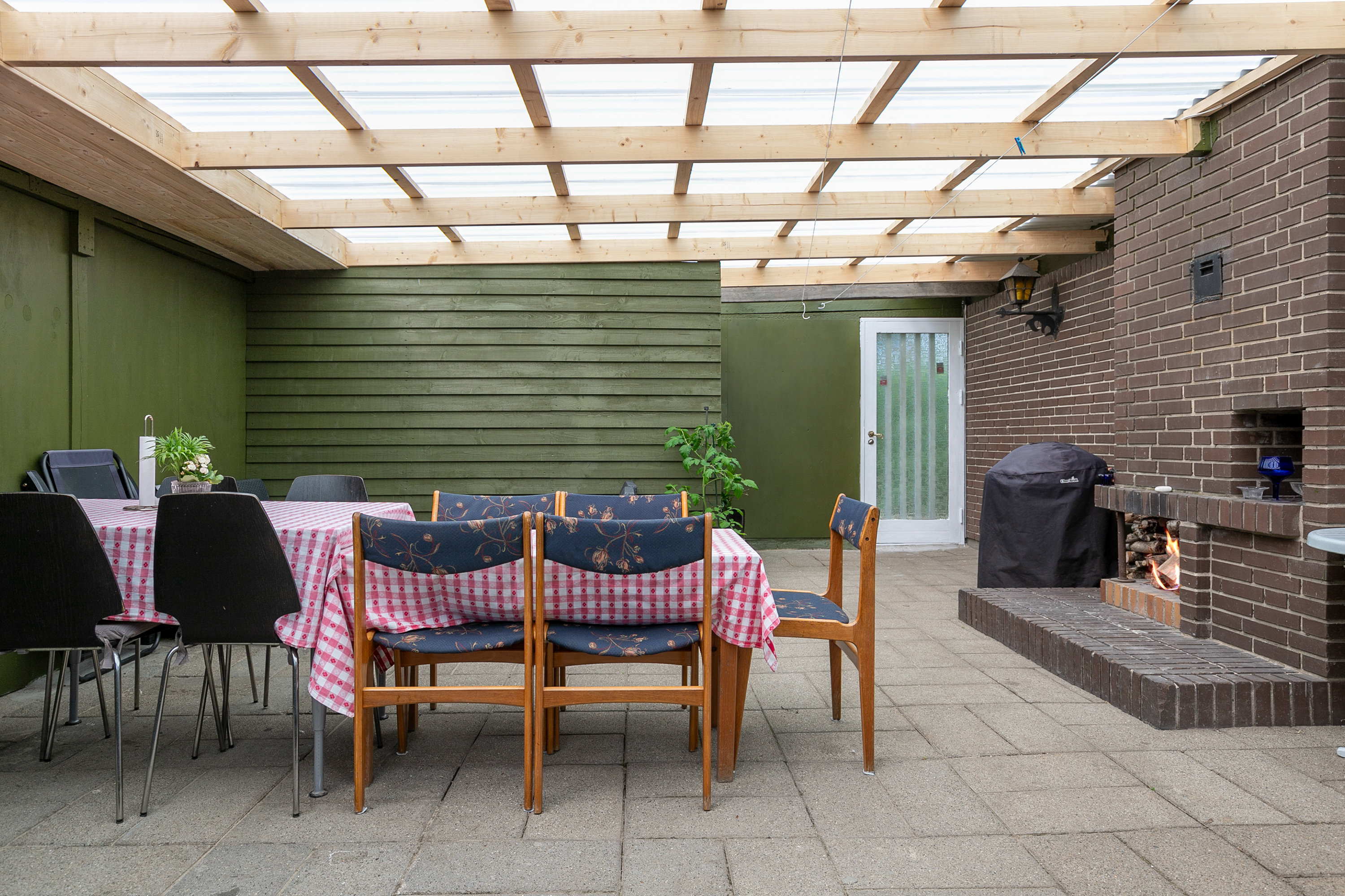 Fremhævet overdækket terrasse billede i fuldskærmstilstand. Billede af Hvedemarken 8, 9490 Pandrup