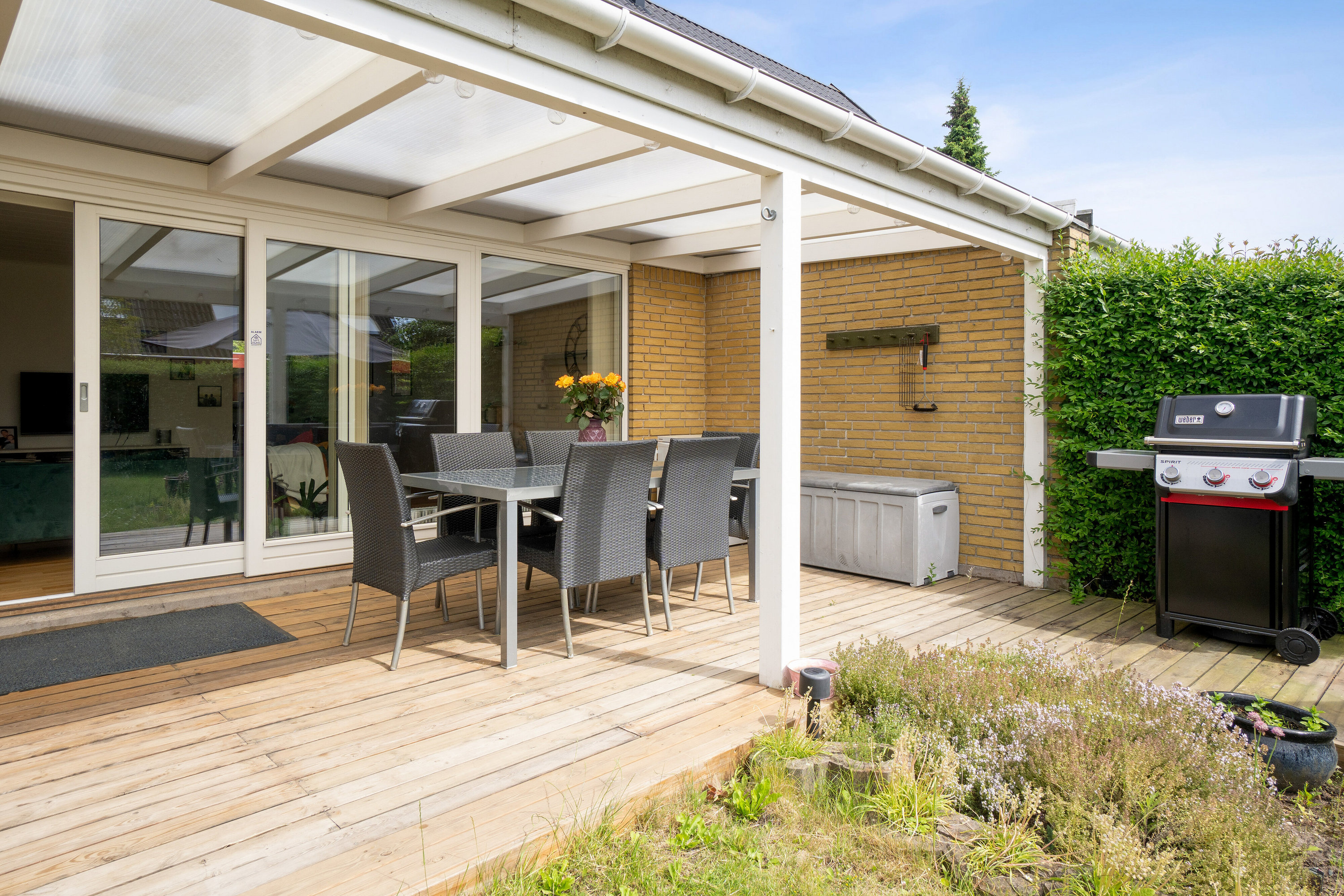 Fremhævet overdækket terrasse billede i fuldskærmstilstand. Billede af Enghøjen 19, 2650 Hvidovre