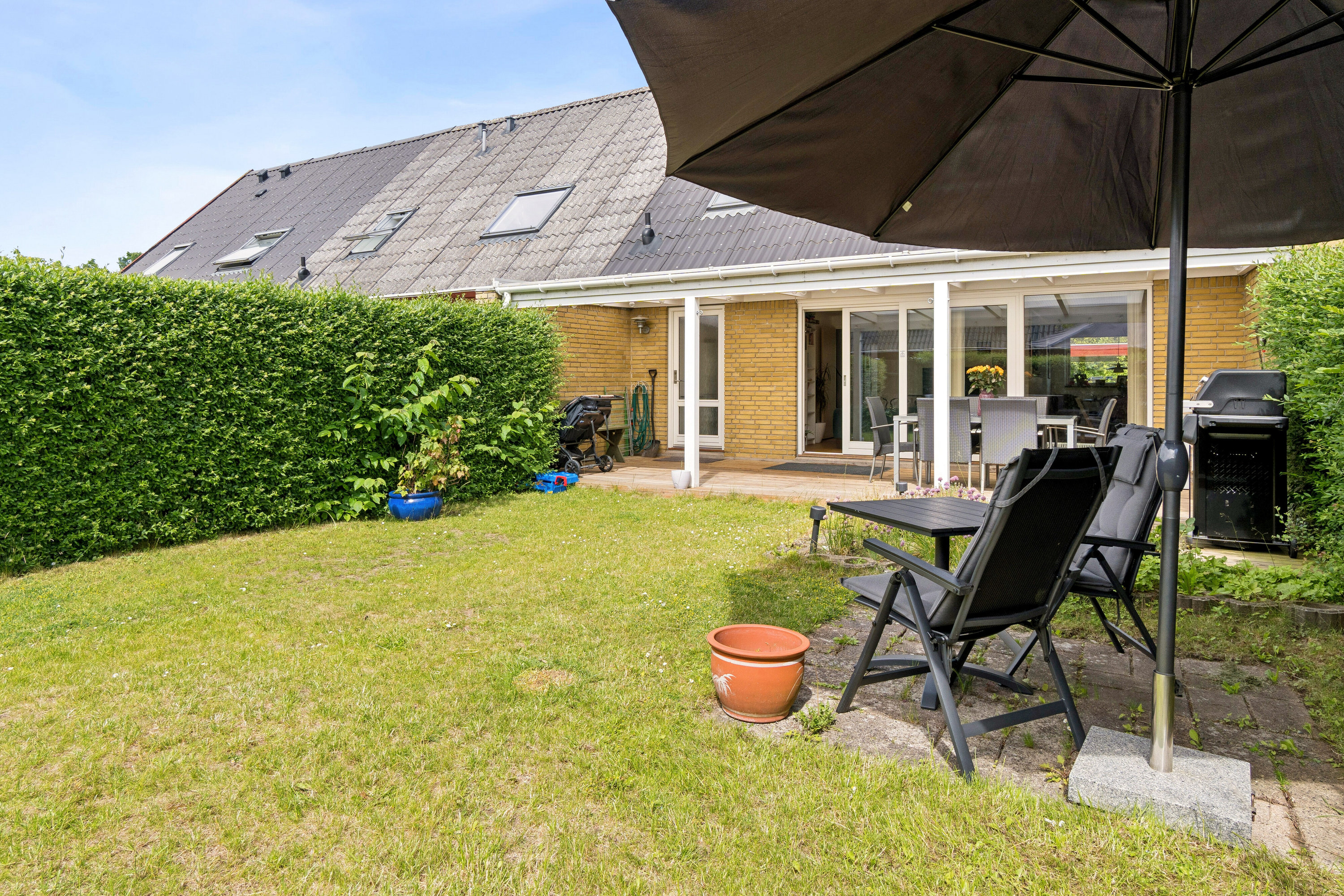 Fremhævet terrasse billede i fuldskærmstilstand. Billede af Enghøjen 19, 2650 Hvidovre