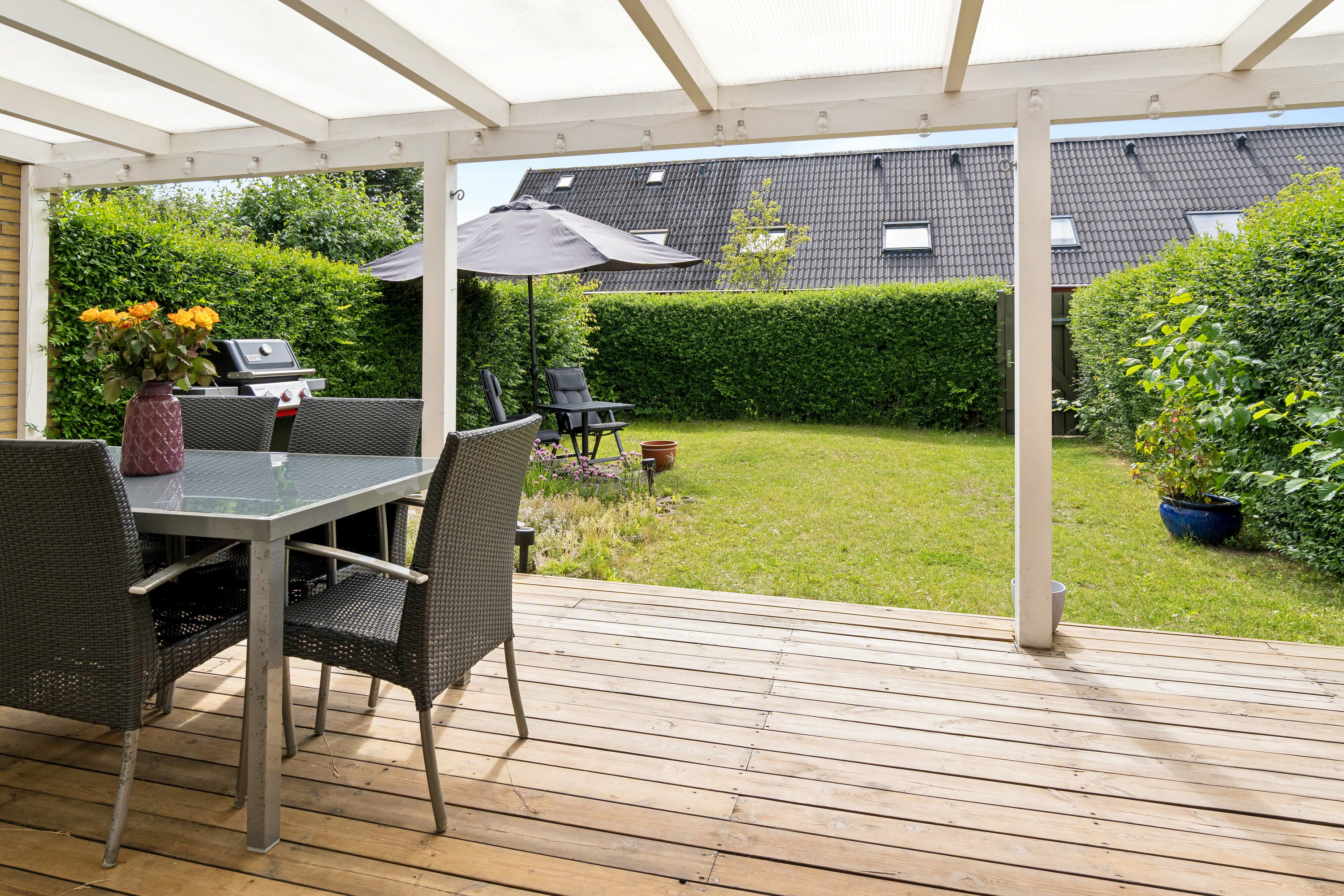 Fremhævet overdækket terrasse billede i fuldskærmstilstand. Billede af Enghøjen 19, 2650 Hvidovre