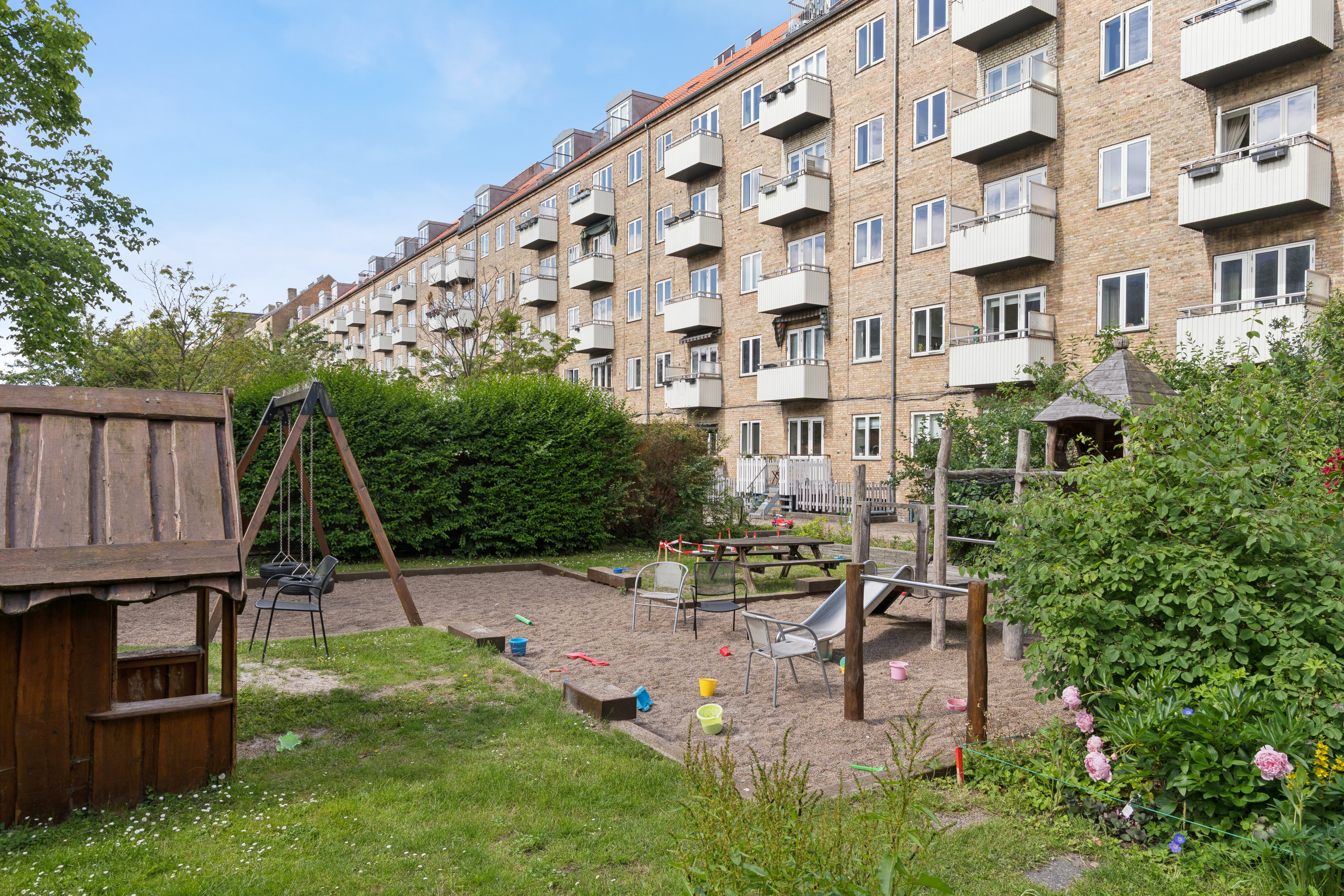 Fremhævet andet billede i fuldskærmstilstand. Billede af Duevej 58, 1. tv., 2000 Frederiksberg